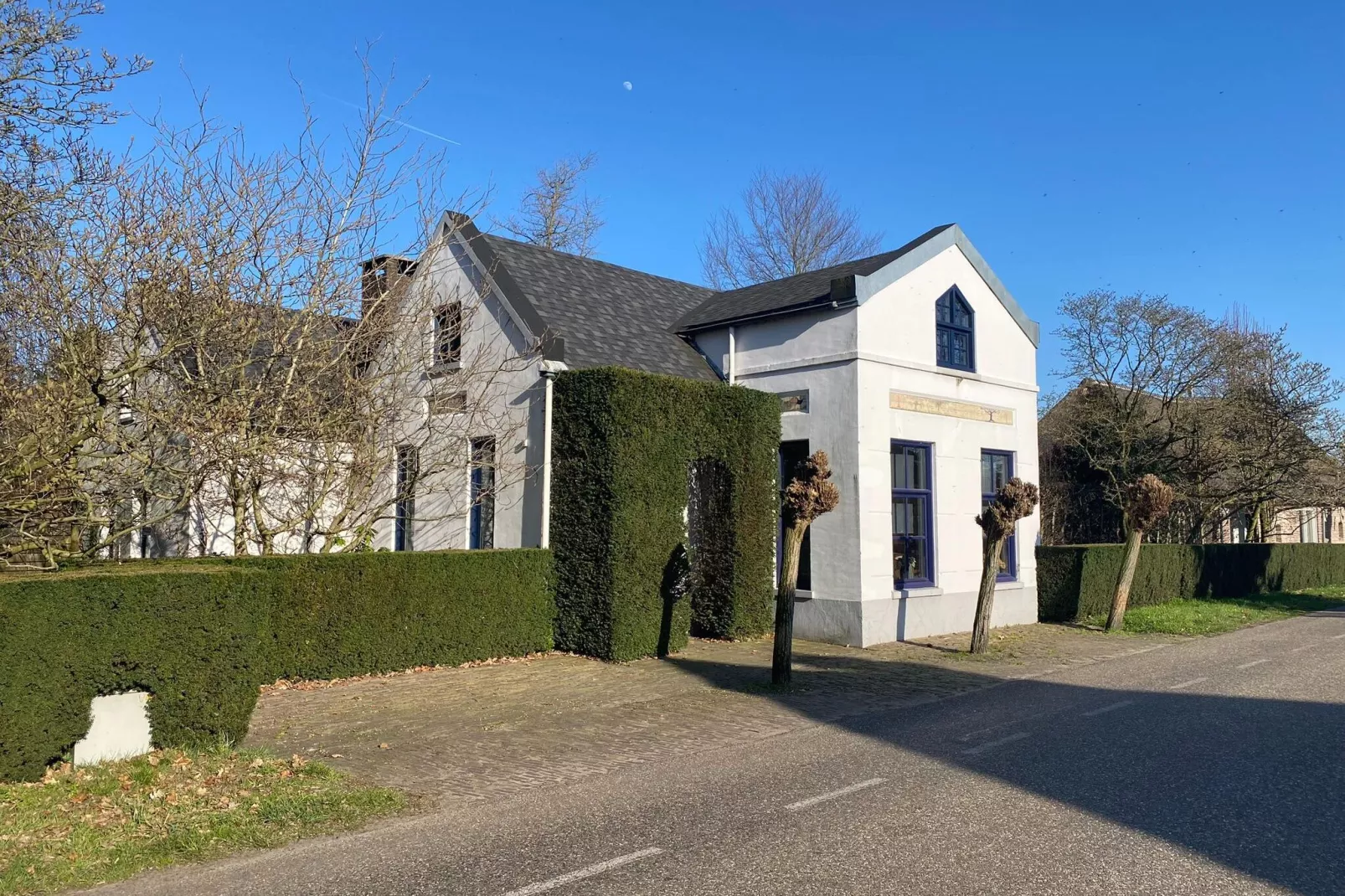 Dorpswoning Het Tolhuis-Buitenkant zomer