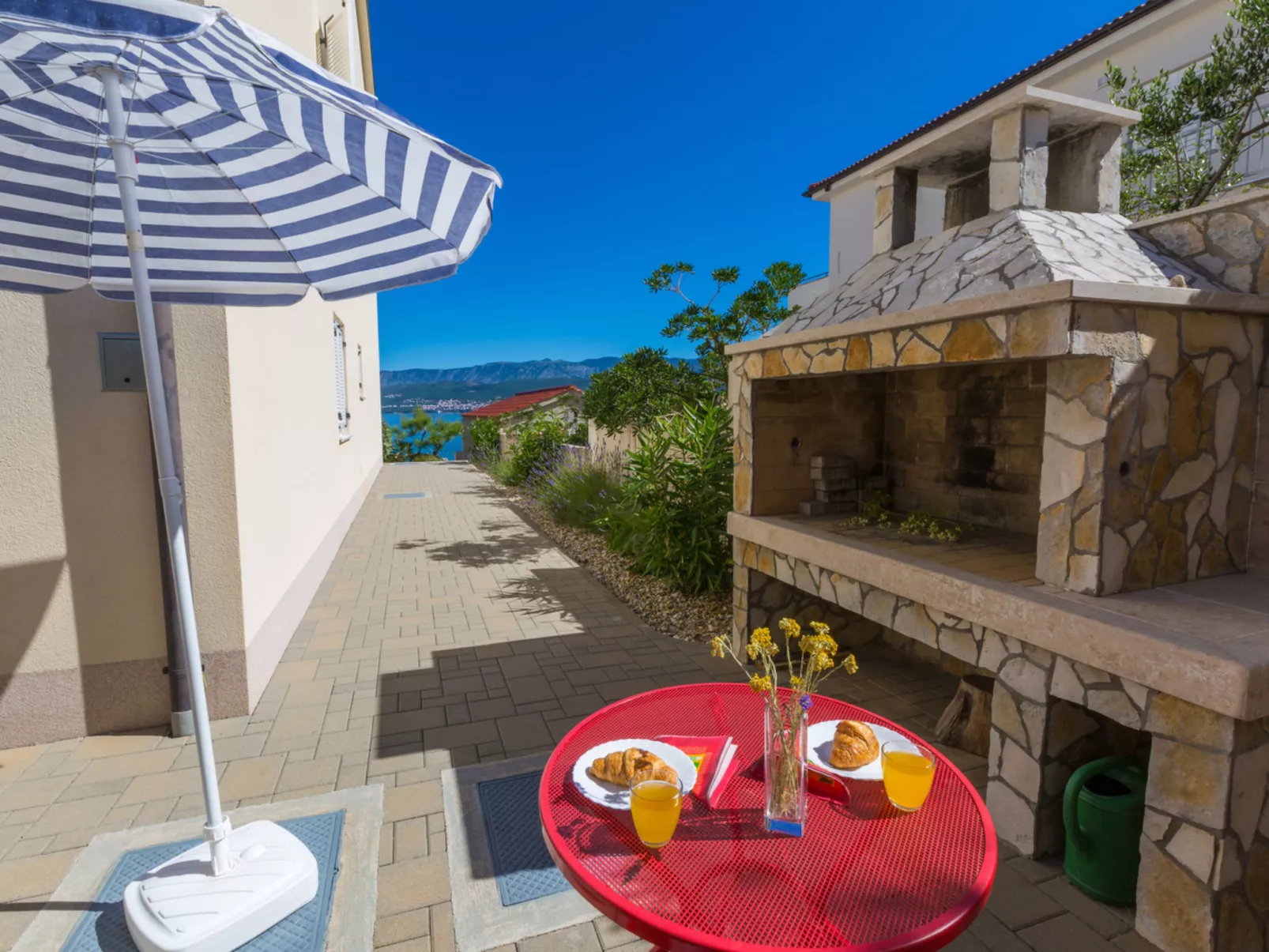 DAKOVIC TIHANA 2 / HR-07024-02