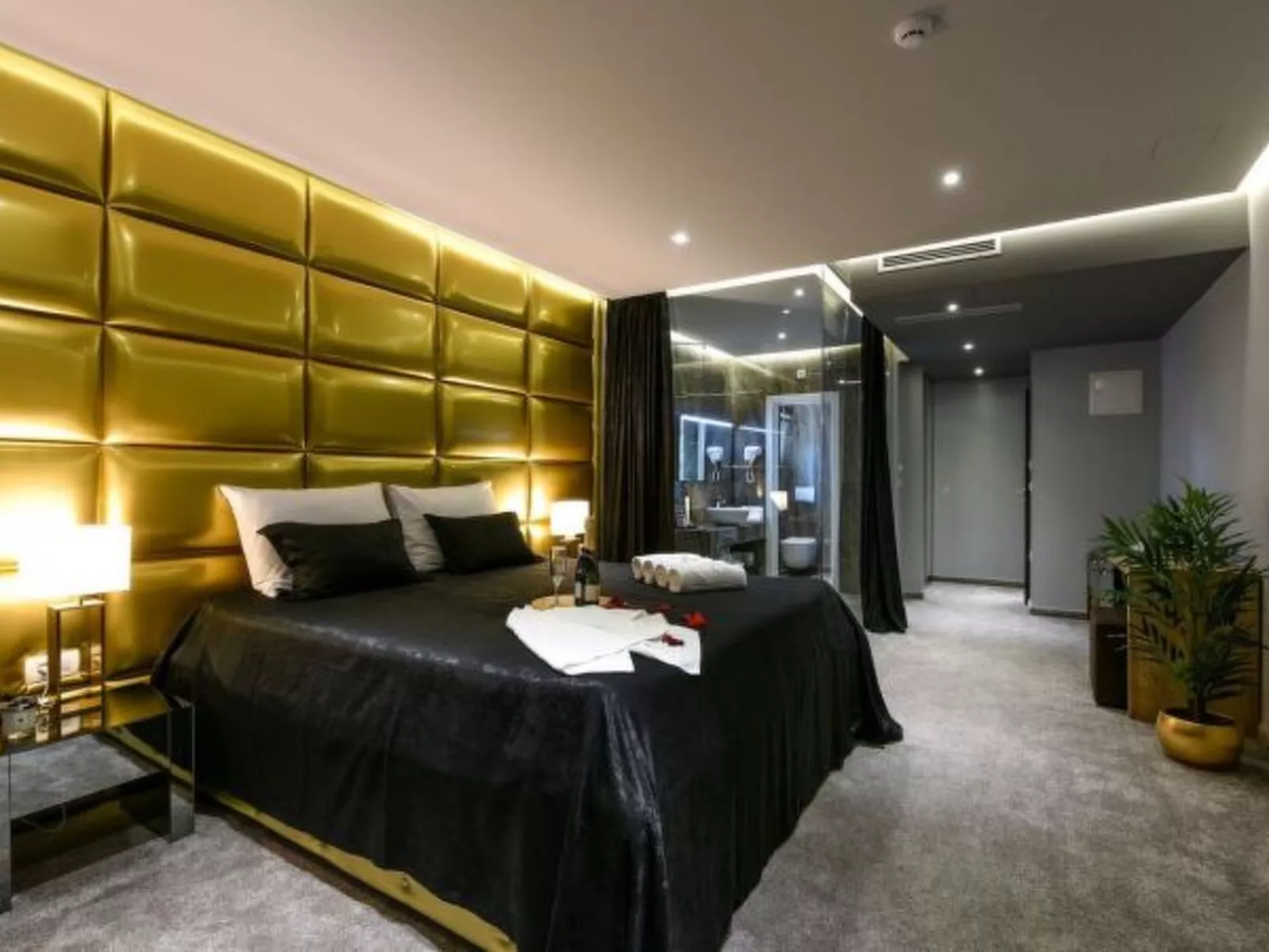 Rooftop heated pool Villa Jelena