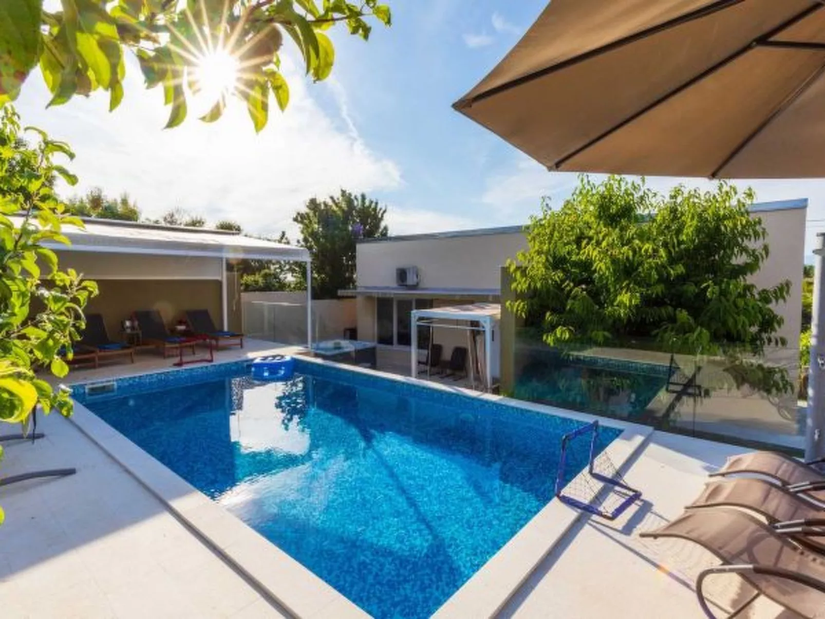 Great Villa Field Hills with sauna and jacuzzi