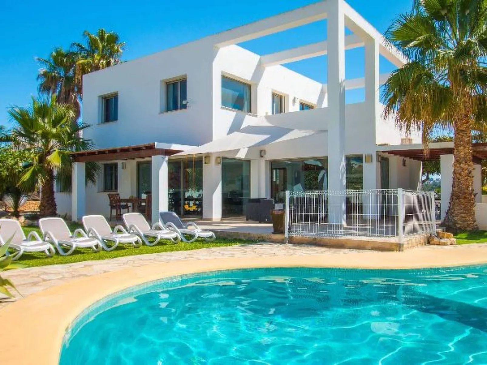 Villa Athos - PlusHolidays