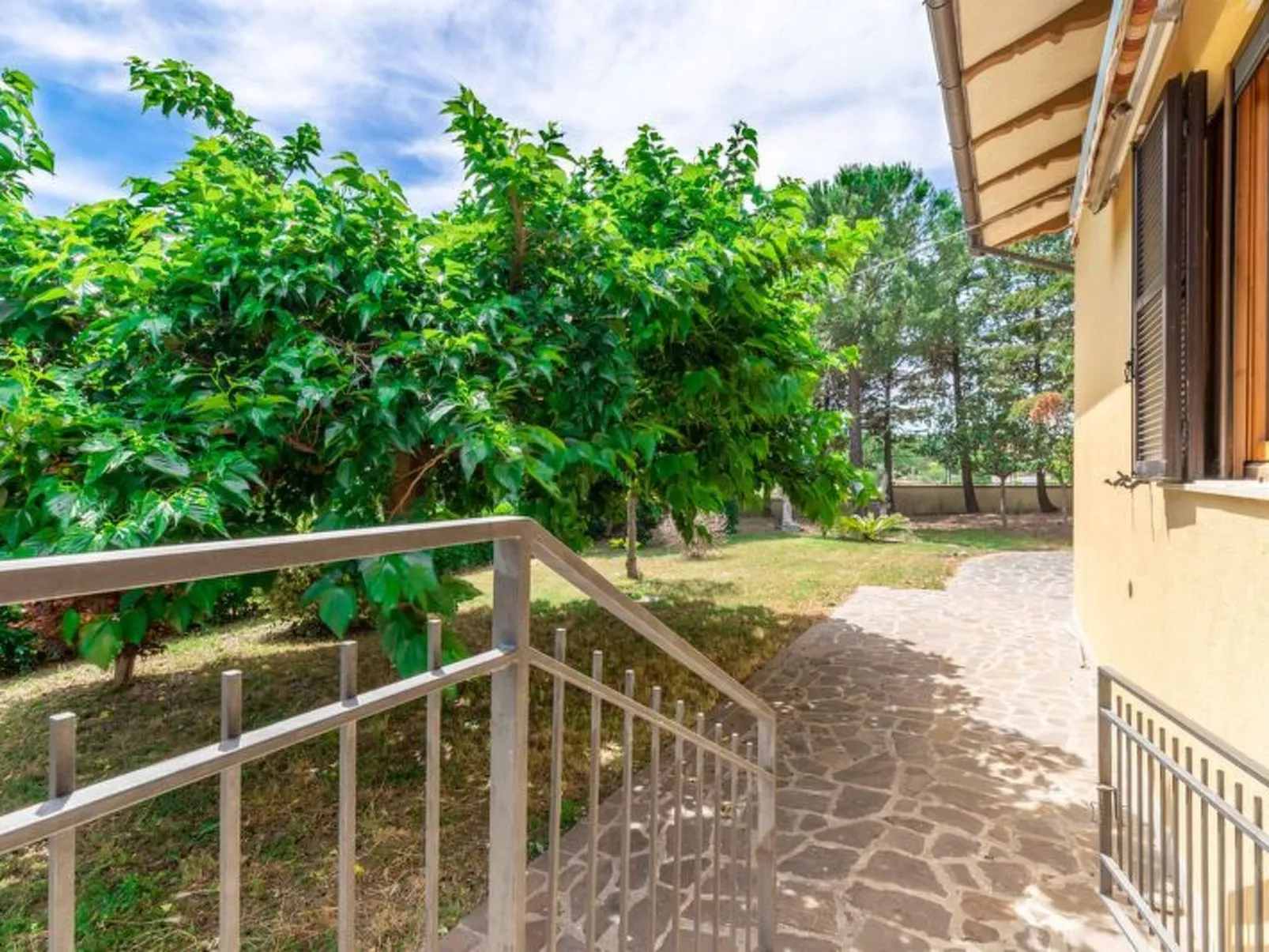 Sunrise Hill Holiday Home