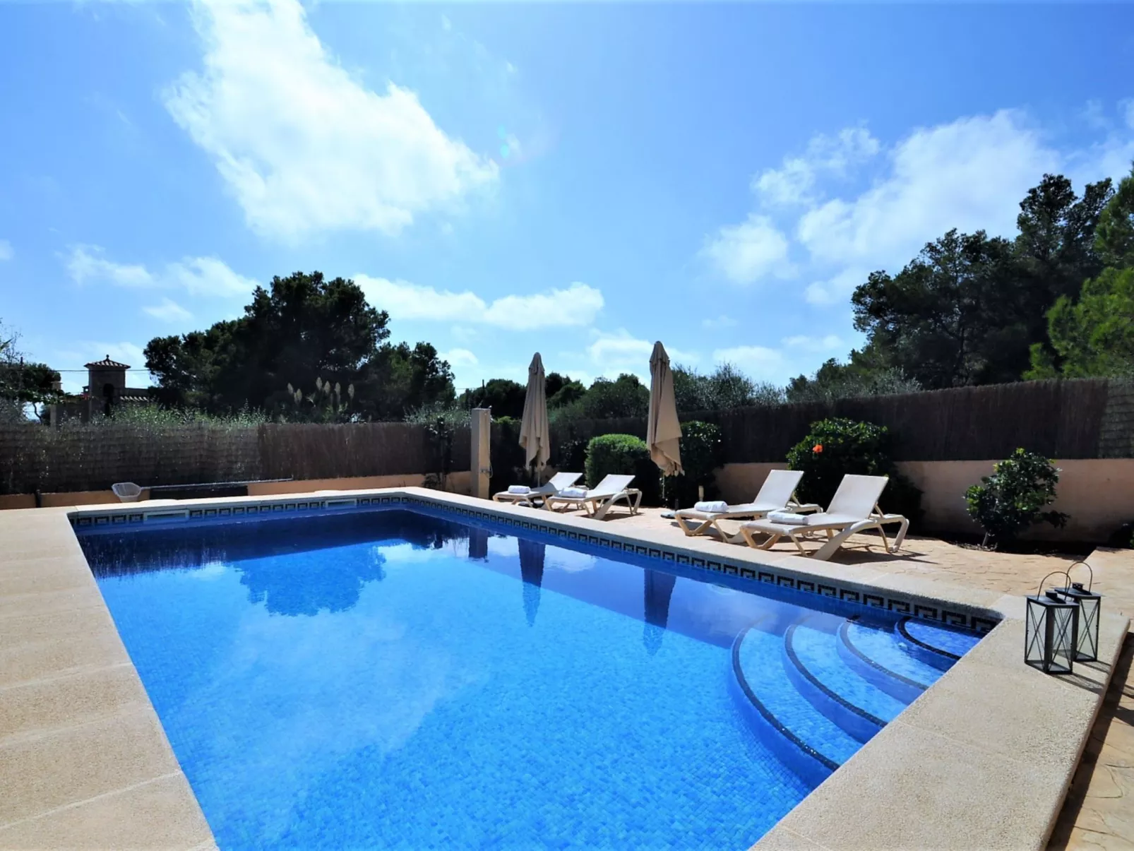 Preciosa villa con vistas al mar, piscina privada, aire acondicionado y wifi id