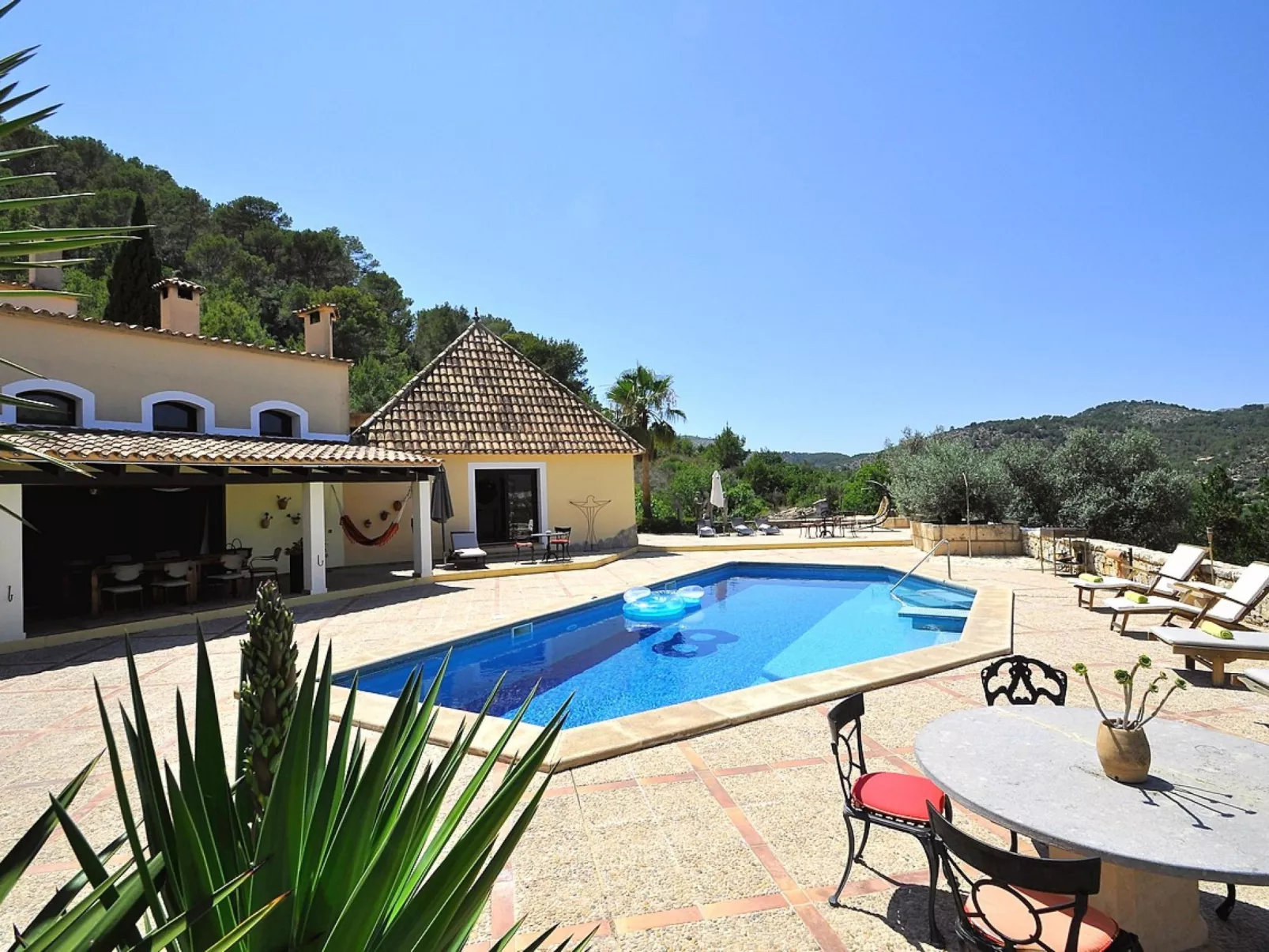 Villa LA PERLA NEGRA- Finca con piscina privada en Andratx. Familias. Ping Pong