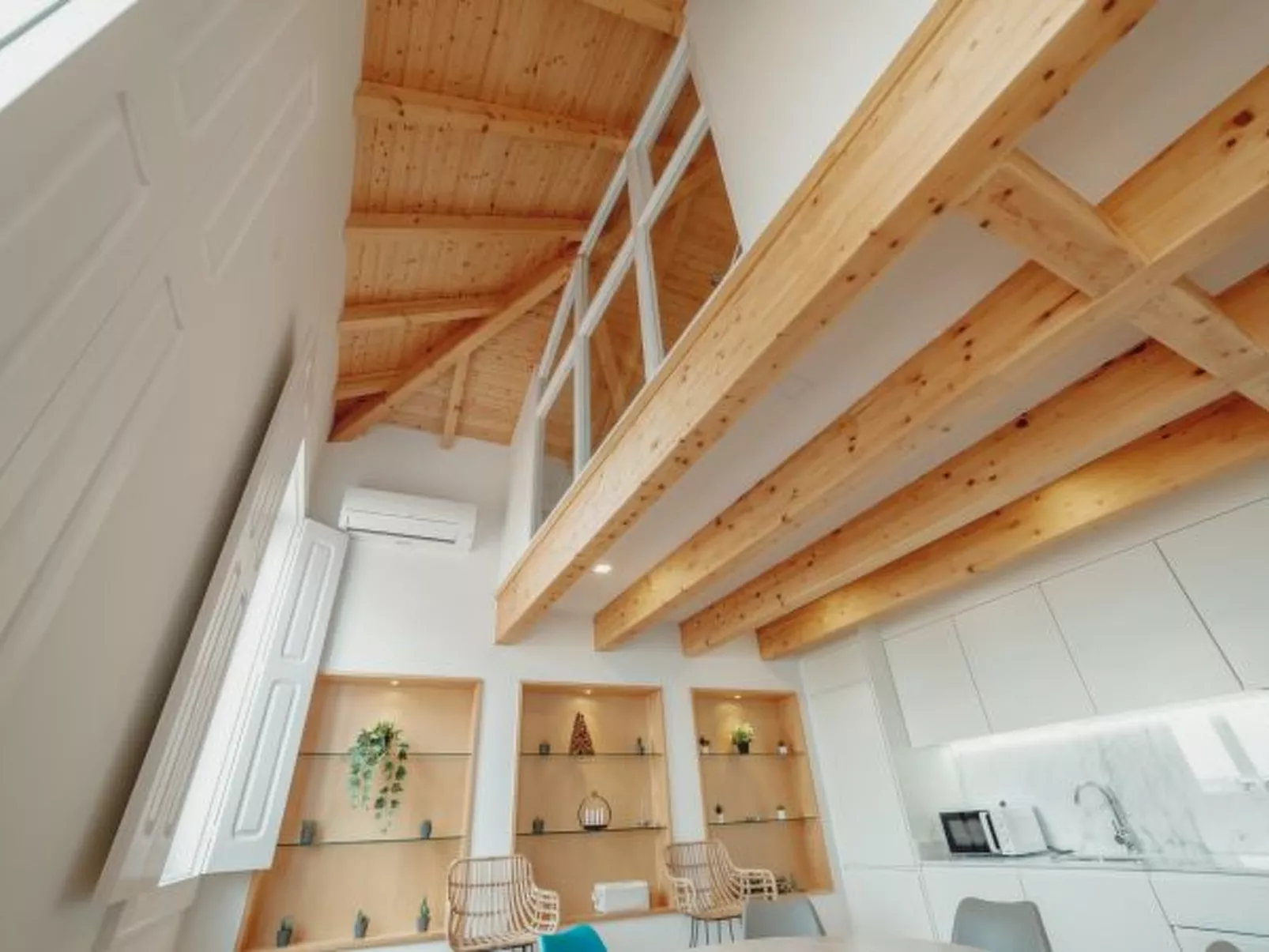 DOWNTOWN CLERIGOS with RIVER VIEW by VACATIONY