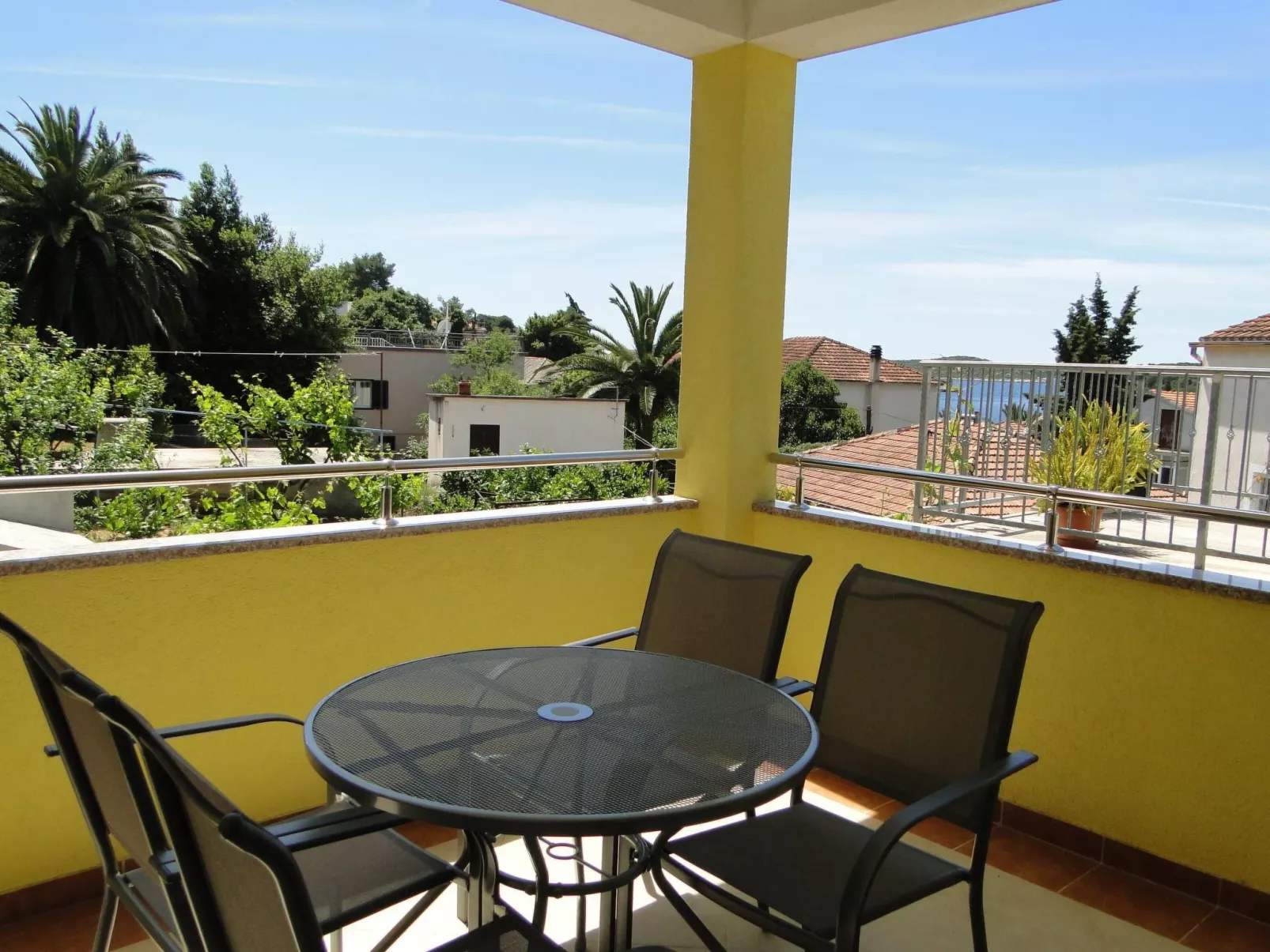 Wohnung "Niva 1" mit Blick auf das Wasser