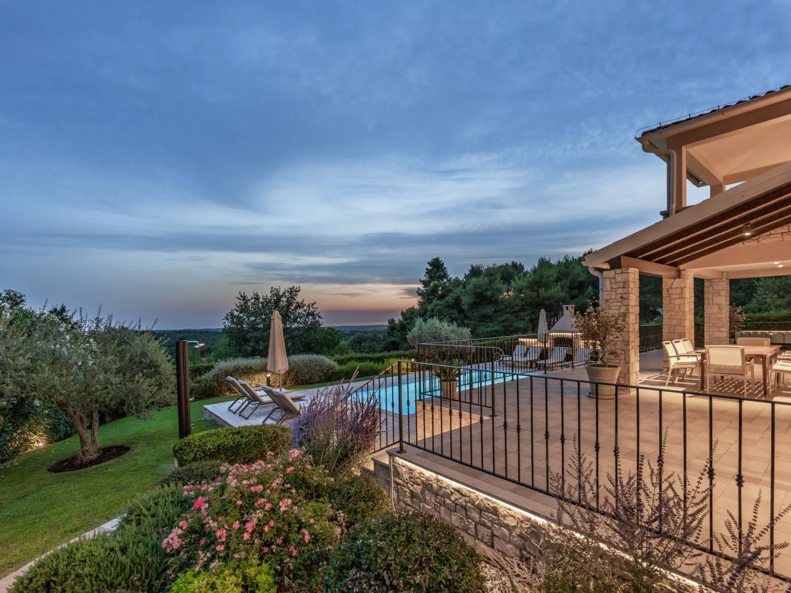 Romantische Villa mit Meerblick, Pool und Jacuzz