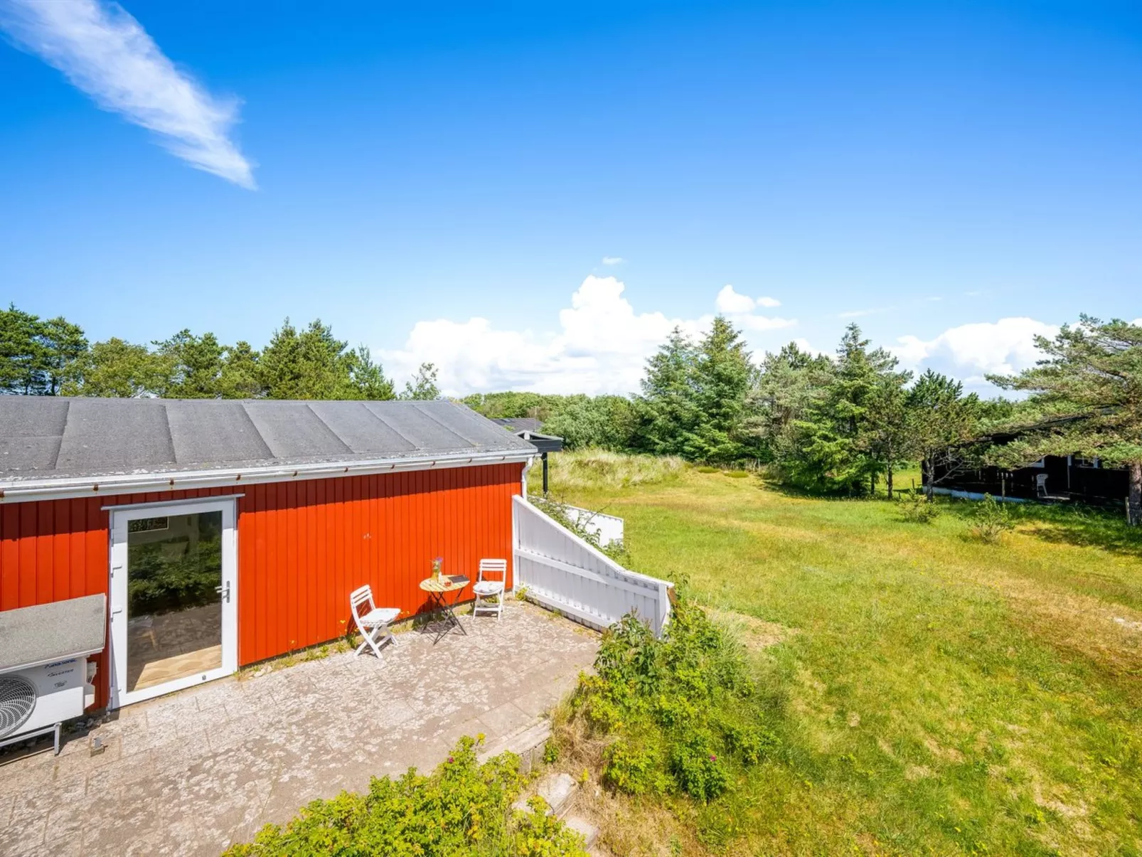 "Arntraud" - 500m from the sea