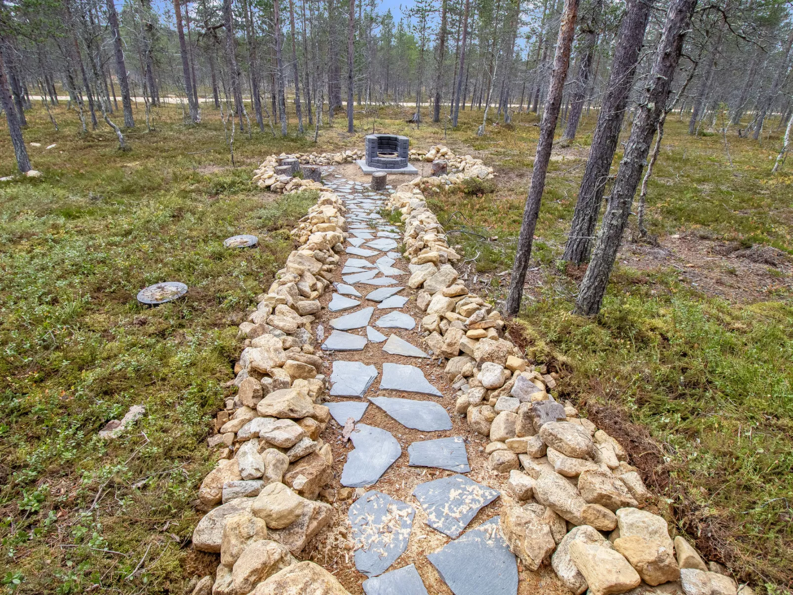 Tuiskukuru a - Binnen