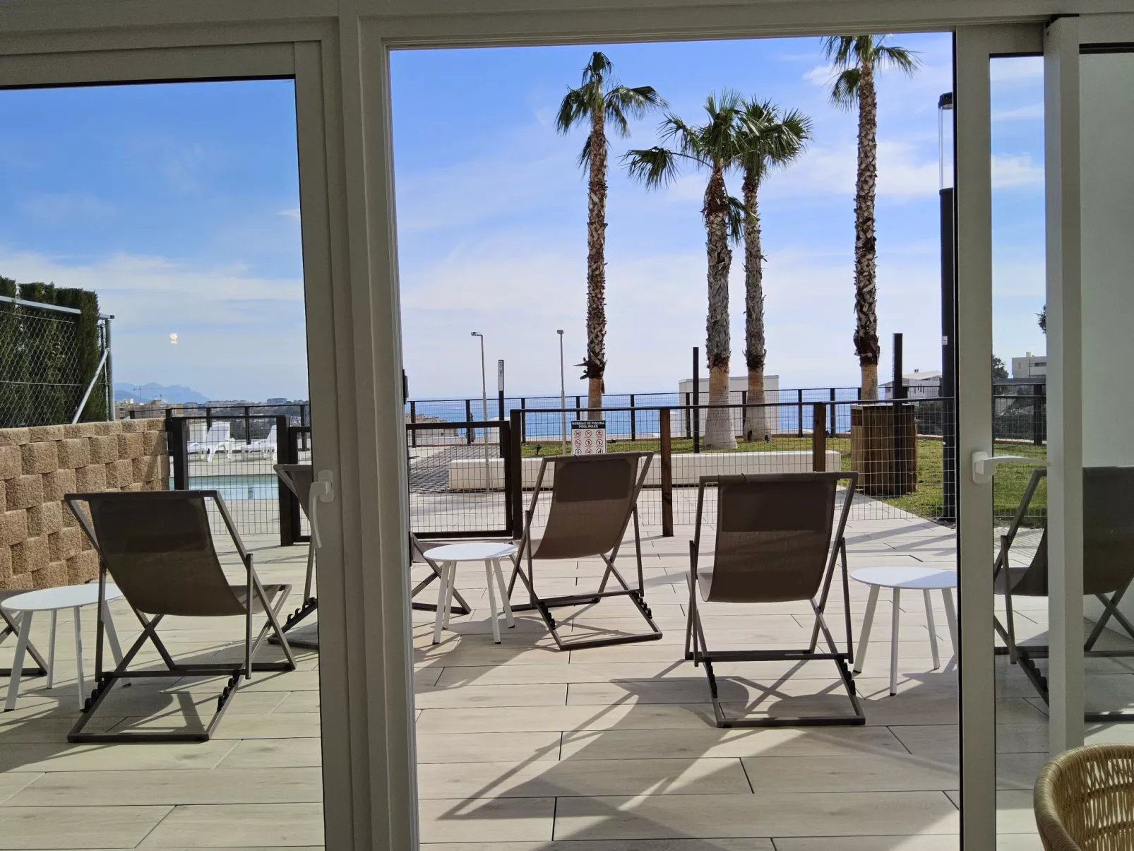 Bolnou Blue Sea - Buiten