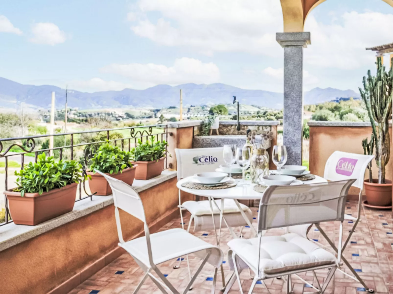 Lo Smeraldo - Buiten