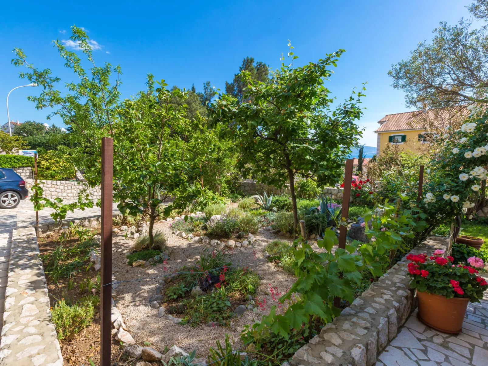 AKELAVA 6 / HR-05548-06