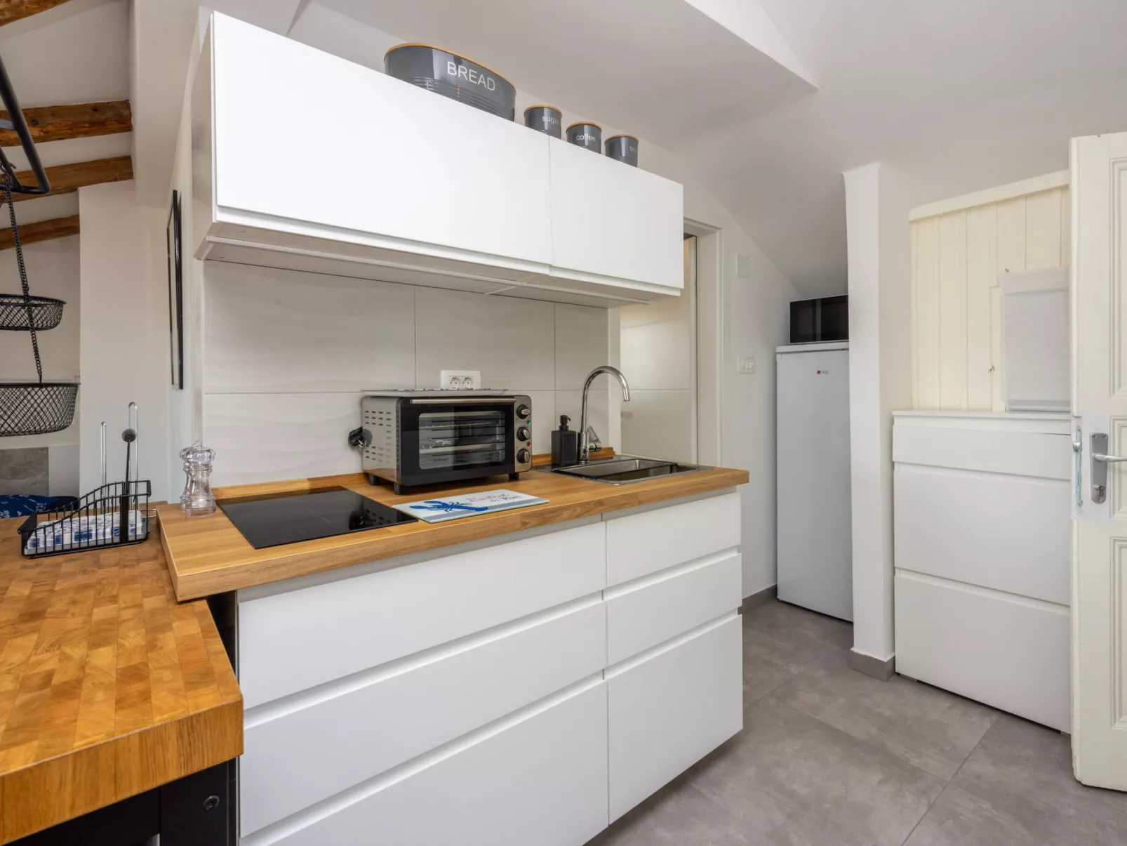 Matutinovic / HR-11133-01