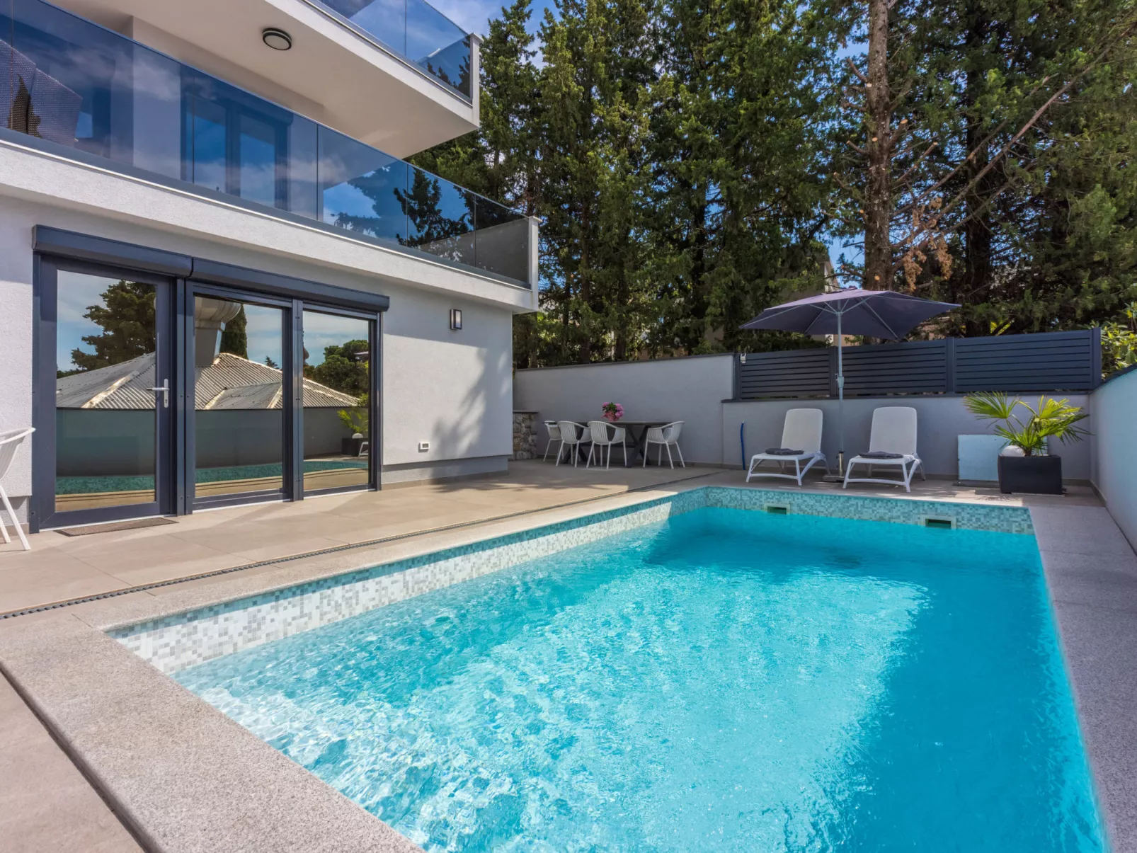 Holiday Oasis 5 / HR-10679-05