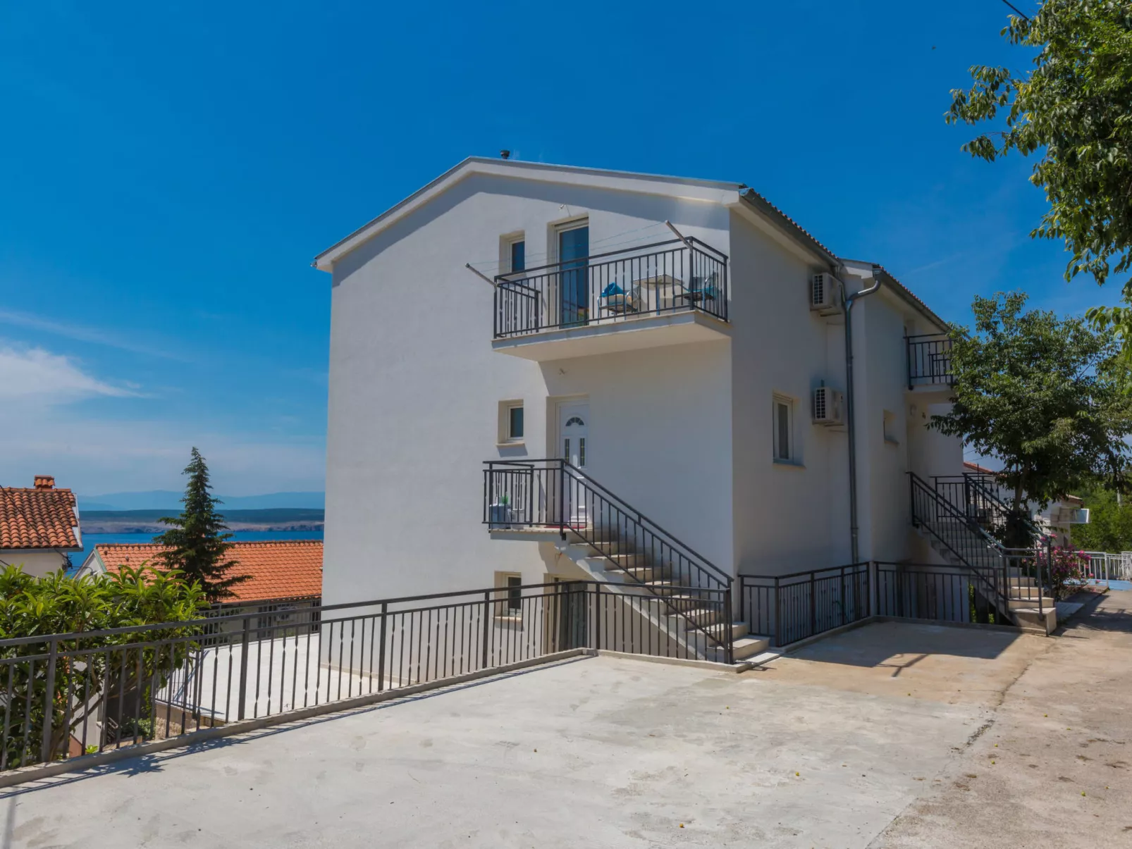 AIDA 8 CH / HR-02446-09