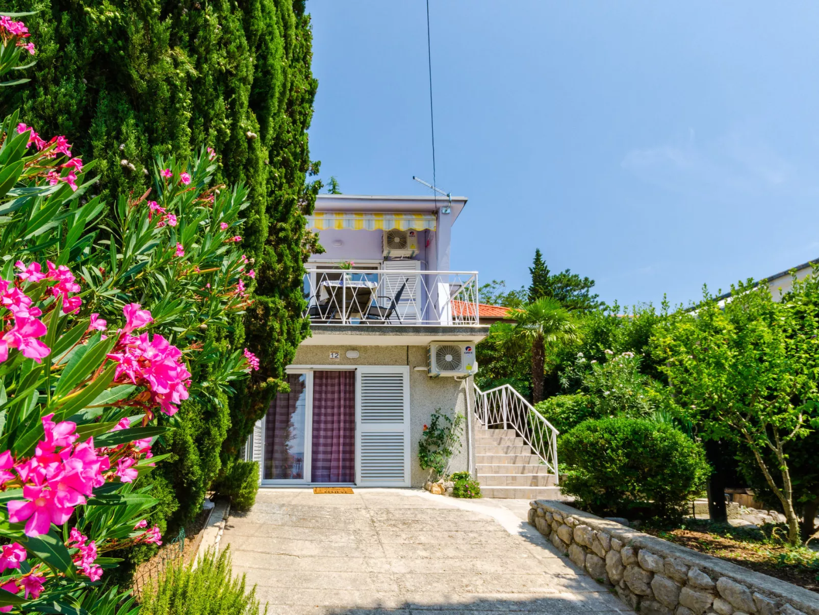 Leng 2 / HR-10352-02