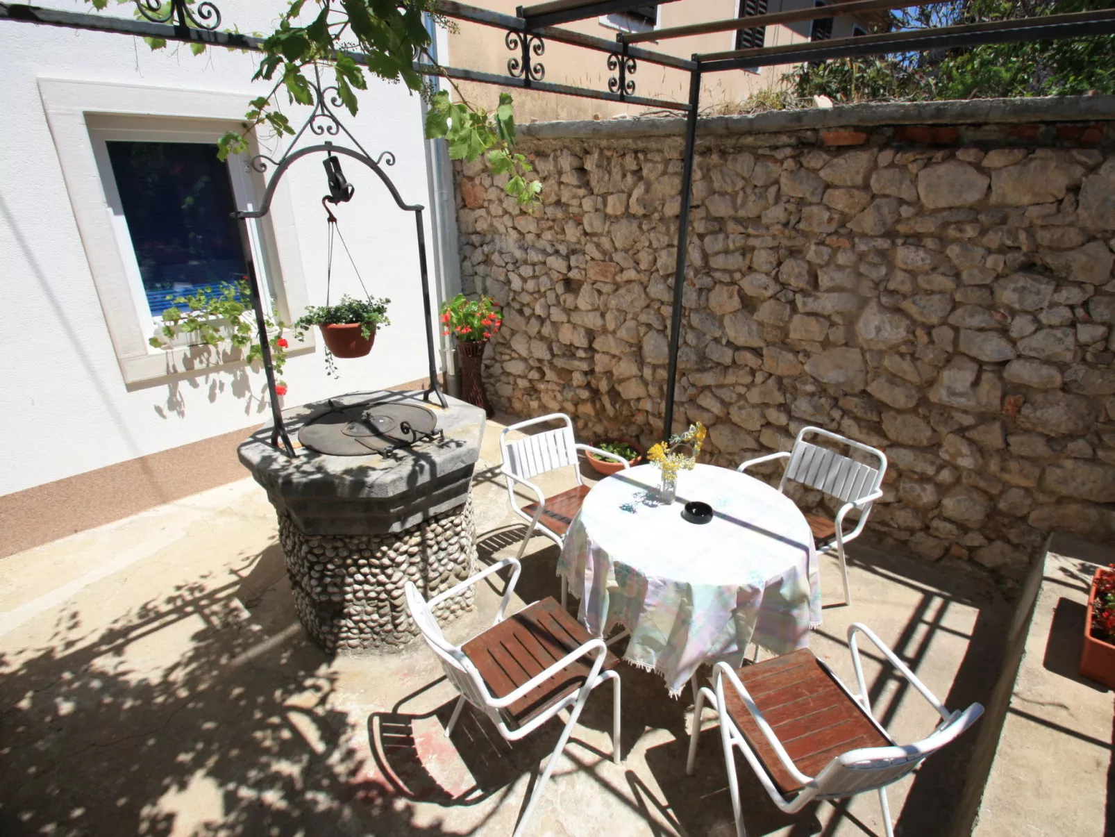 BRNIC 3 / HR-10054-01