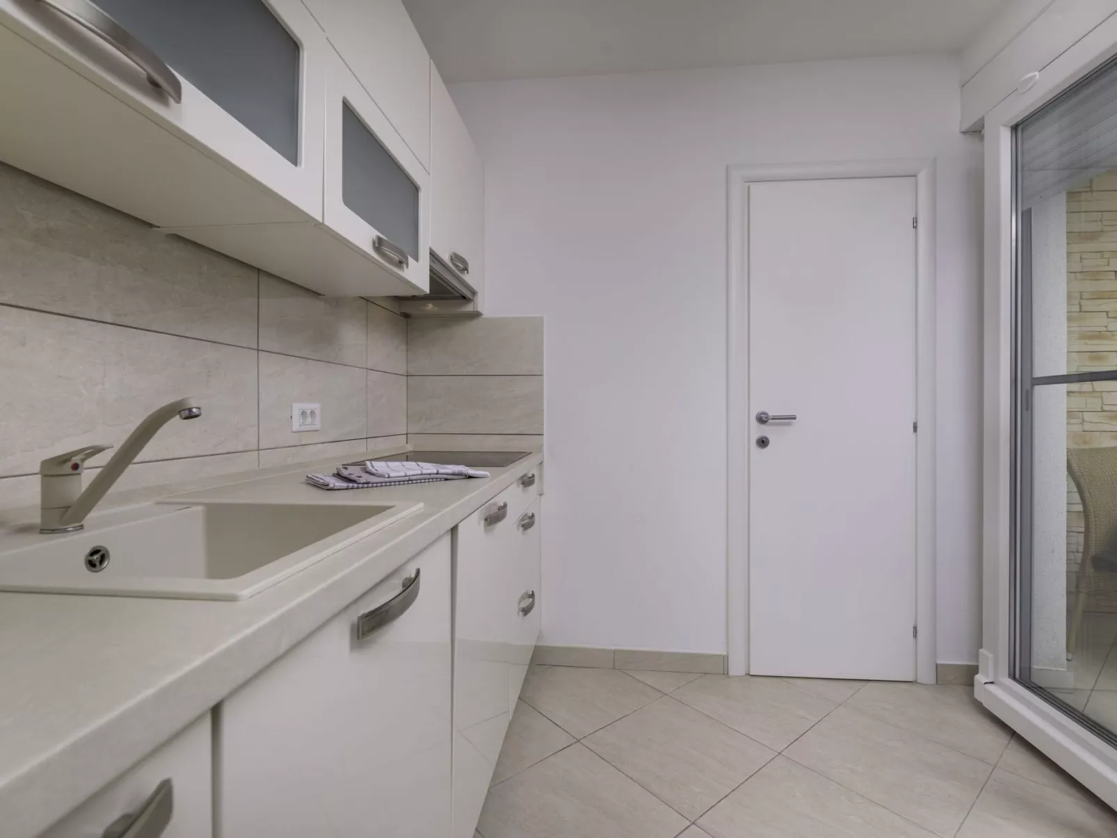 Apartment Seafront Maris - 4