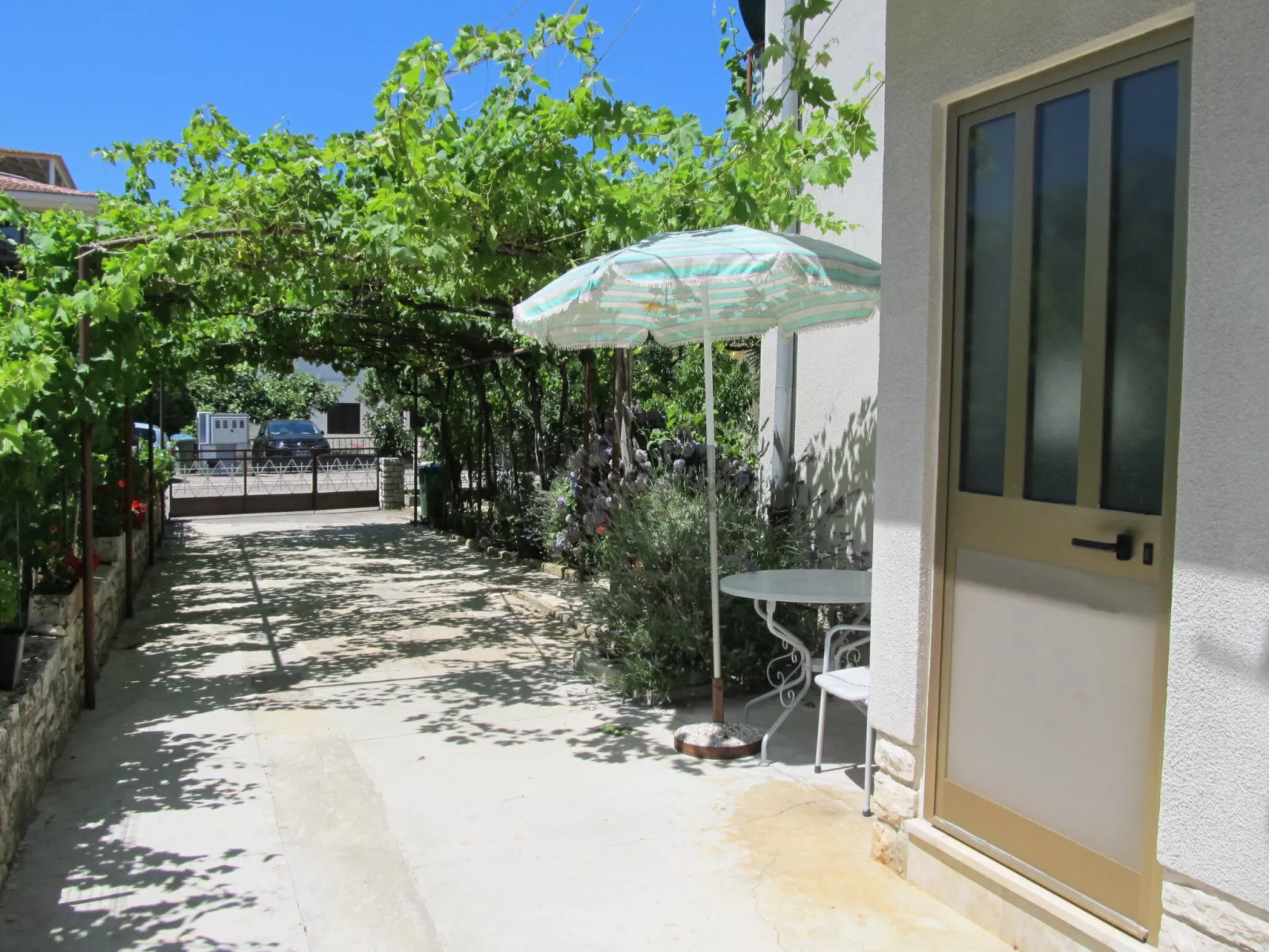 Vintage Apartment A2 Pergola / HR-11059-01