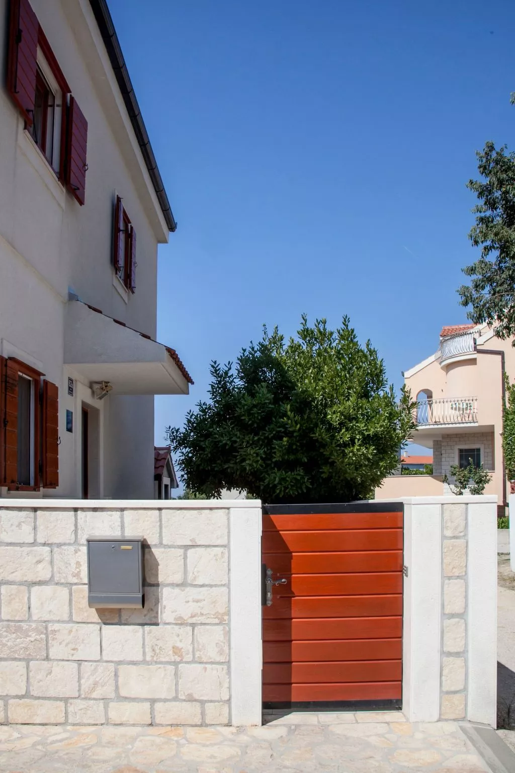 Haus in Mravince mit Whirlpool und Garten