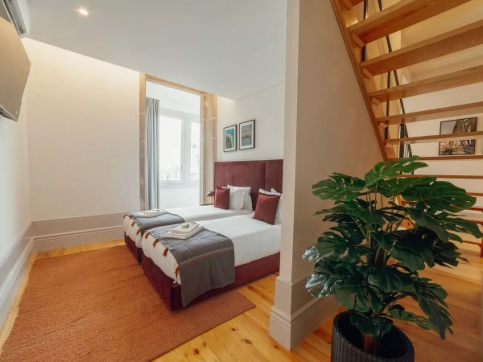 HEART OF PORTO APARTMENT F DUPLEX by VACATIONY