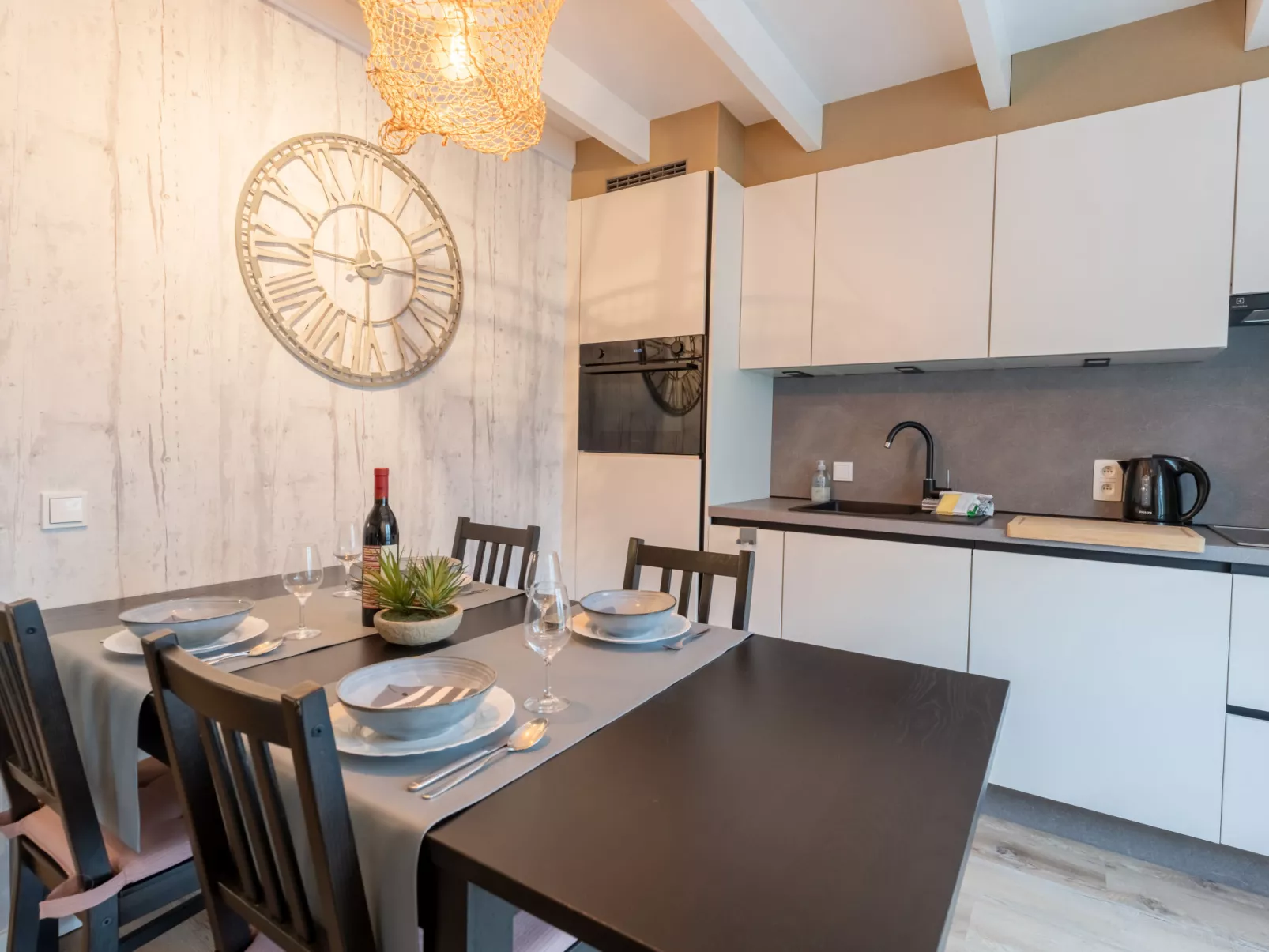 Strandhuis with parking