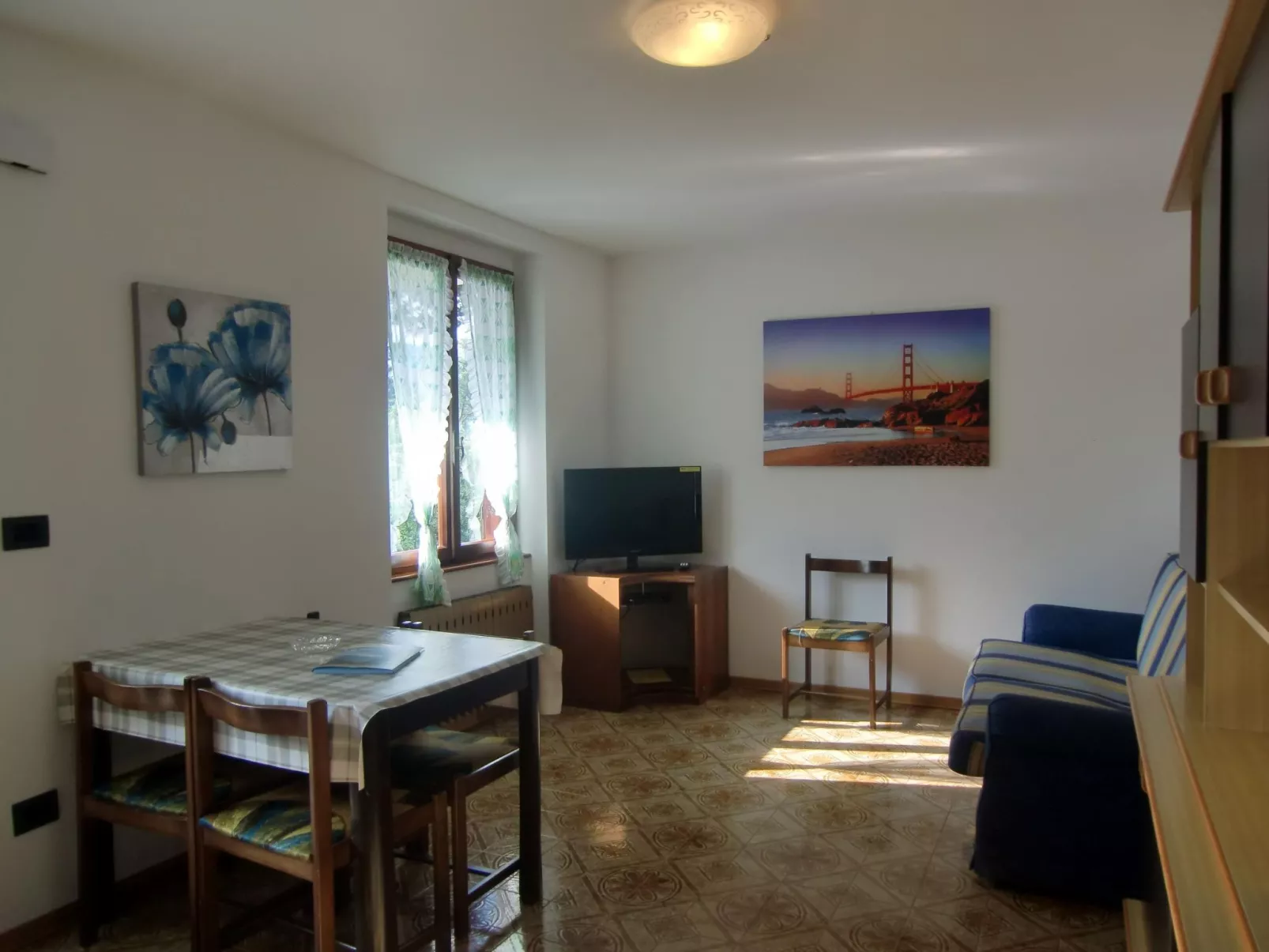 WOHNUNG IM ERDGESCHOSS MIT POSITION IM ÜBERBLICK