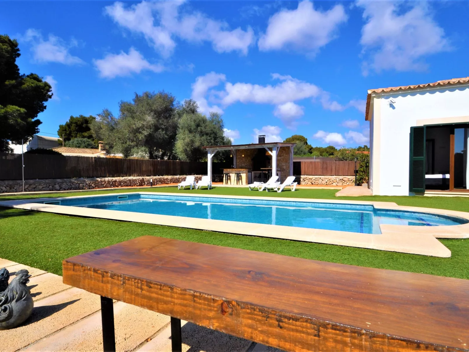 VILLA MONICA en barrio residencial de Cala Pi para 6 personas con piscina priva