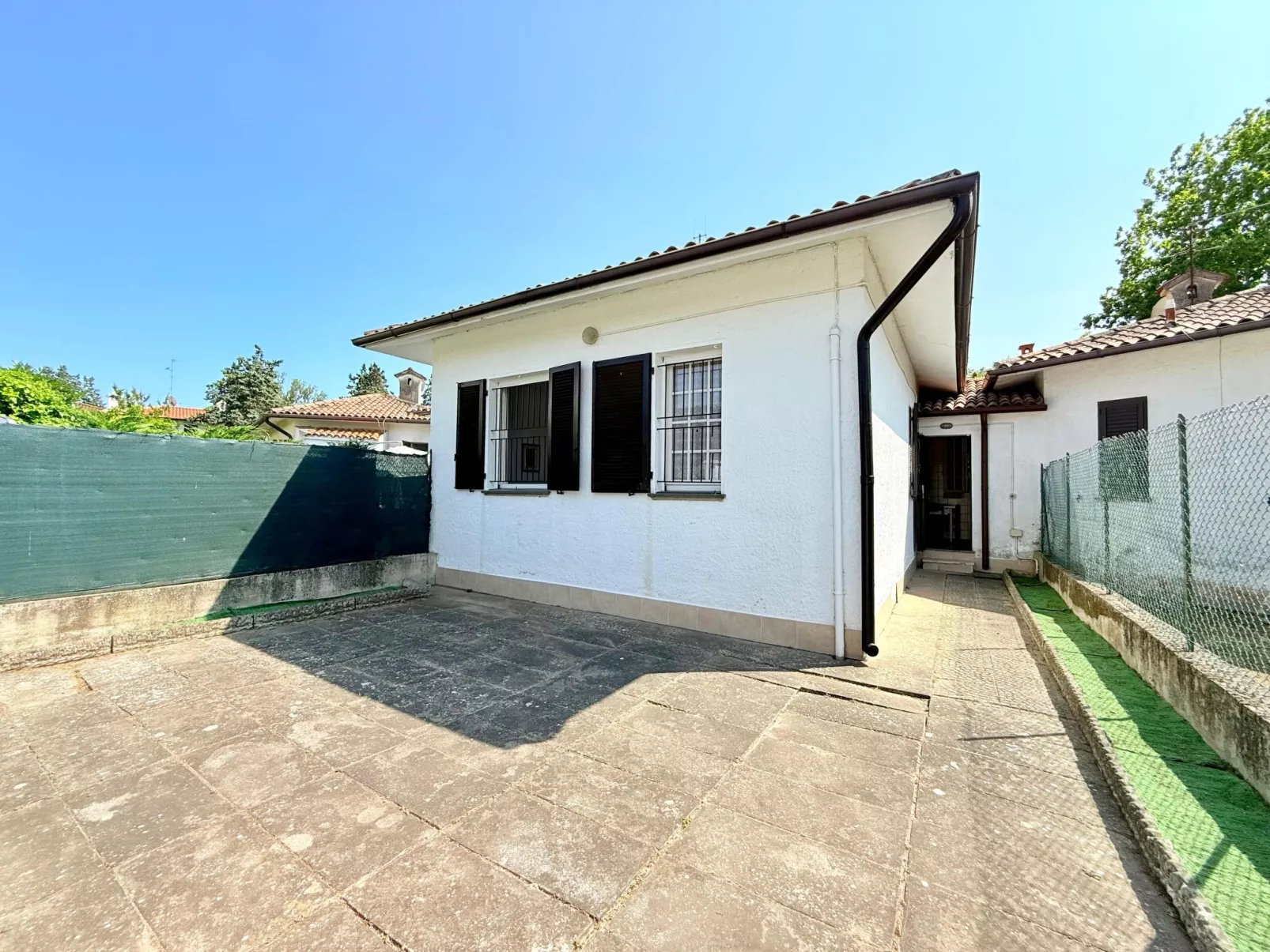 Gewächshaus im Erdgeschoss, 2 Gärten