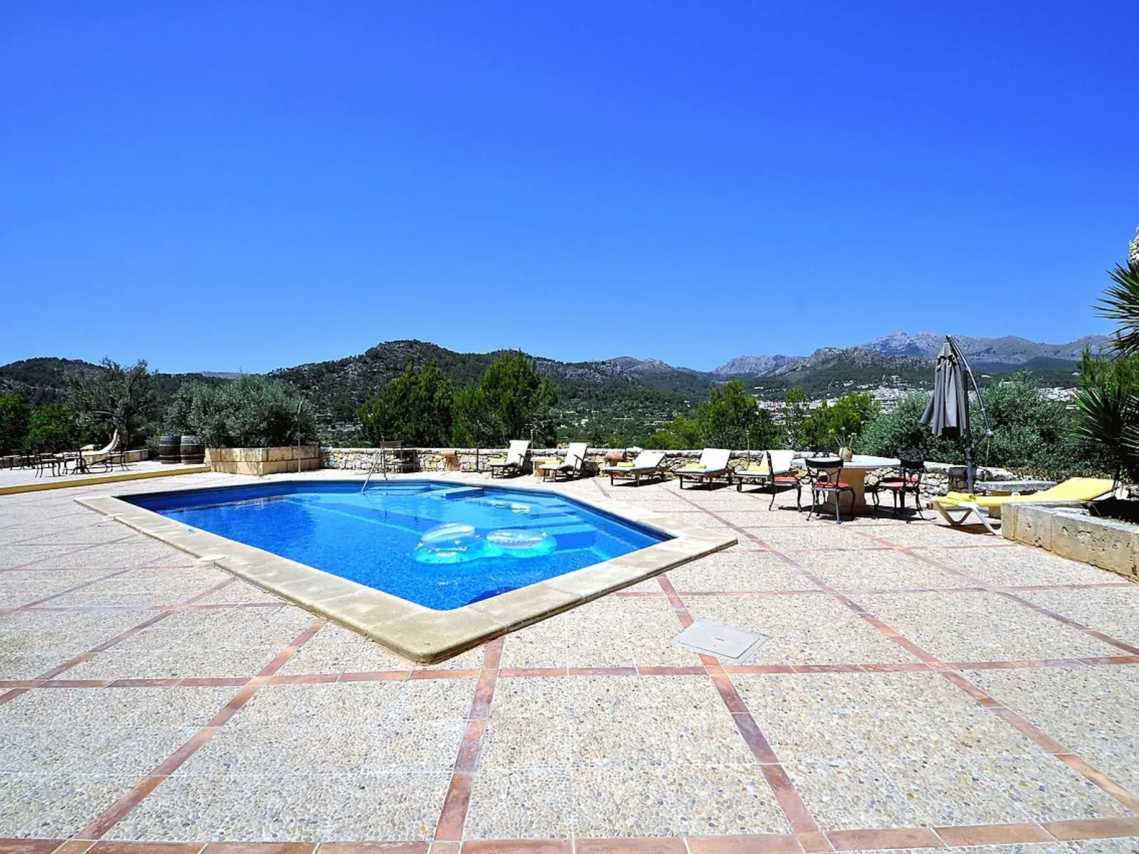 Villa LA PERLA NEGRA- Finca con piscina privada en Andratx. Familias. Ping Pong