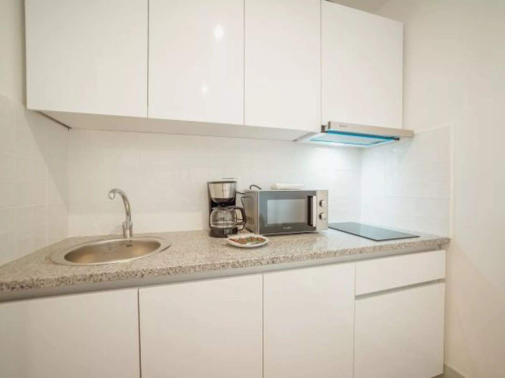 DOWNTOWN SUITE C by VACATIONY