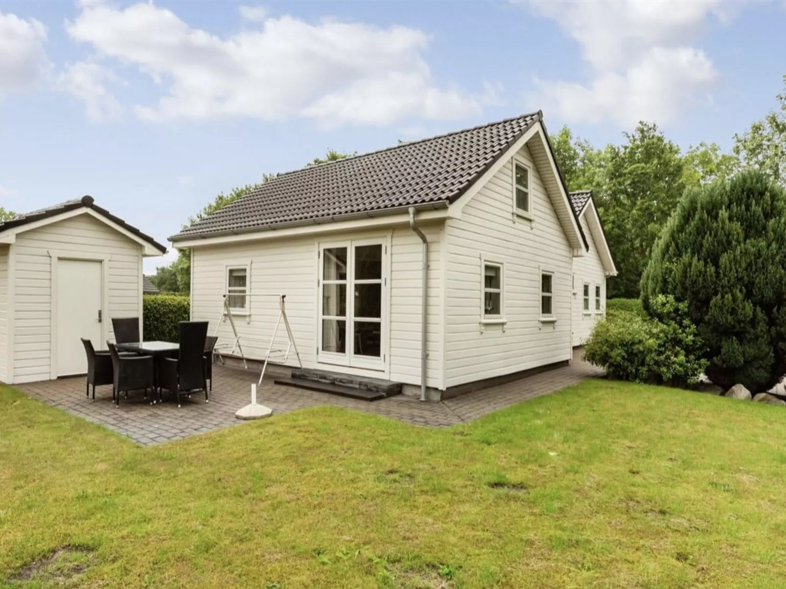 "Elizabeth" - 175m from the sea