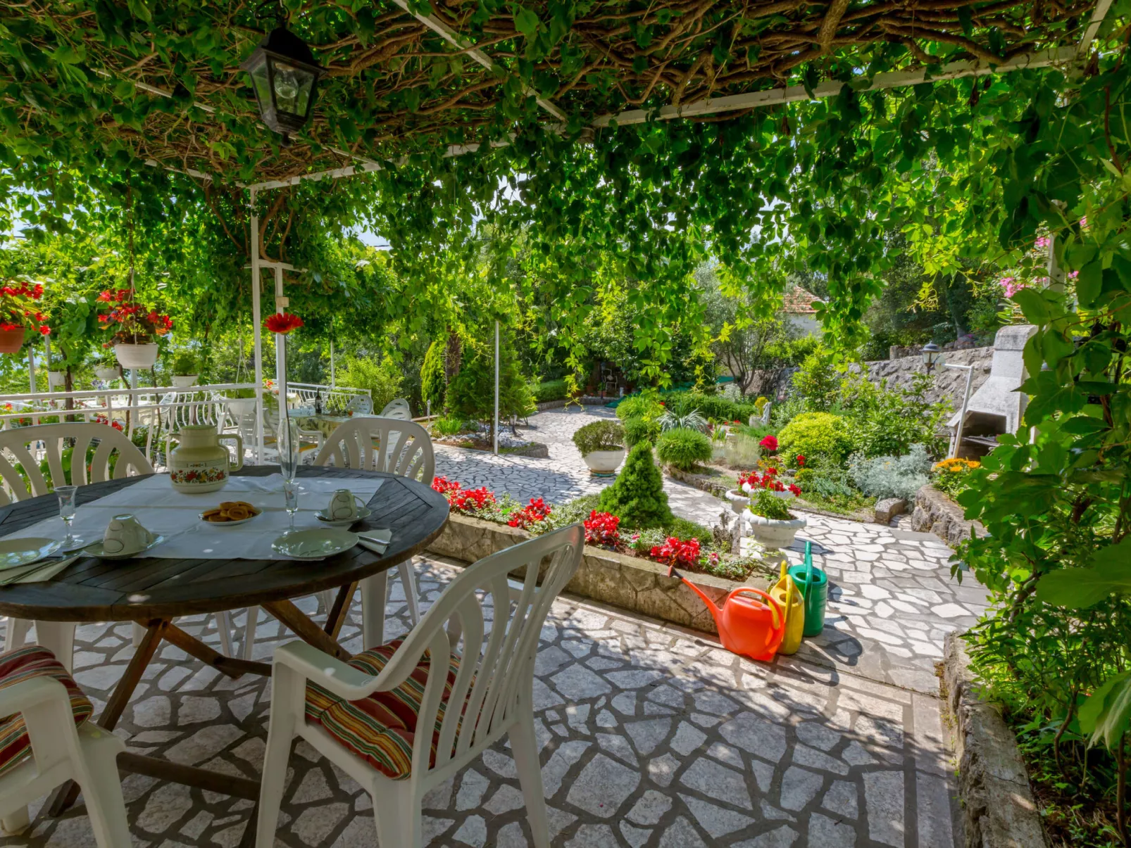 ELLA 4 / HR-02352-04