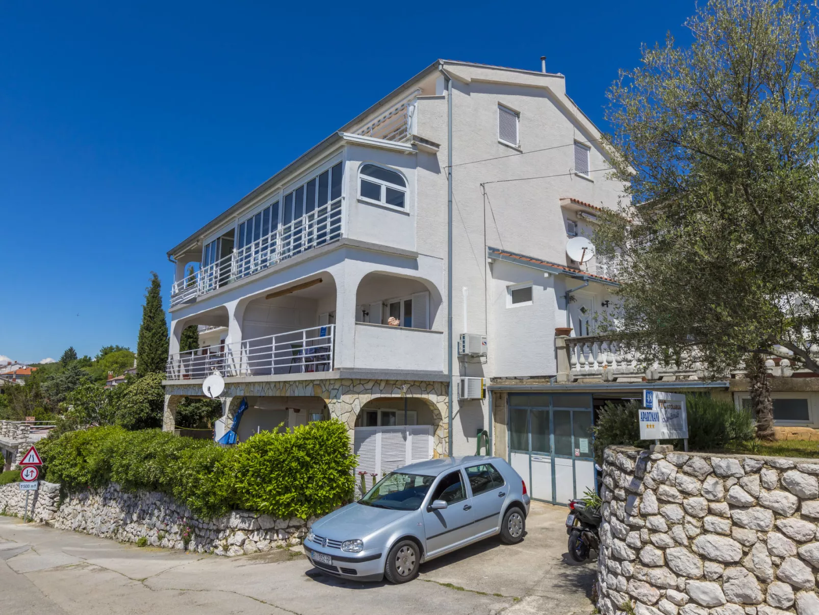 AZALEA 2 / HR-05634-02