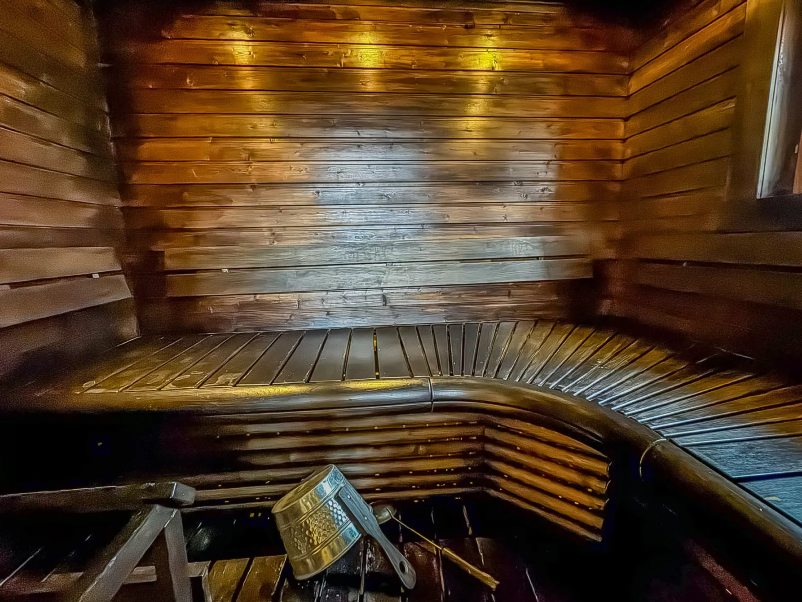 Hallan paroni b paritalo - Binnen