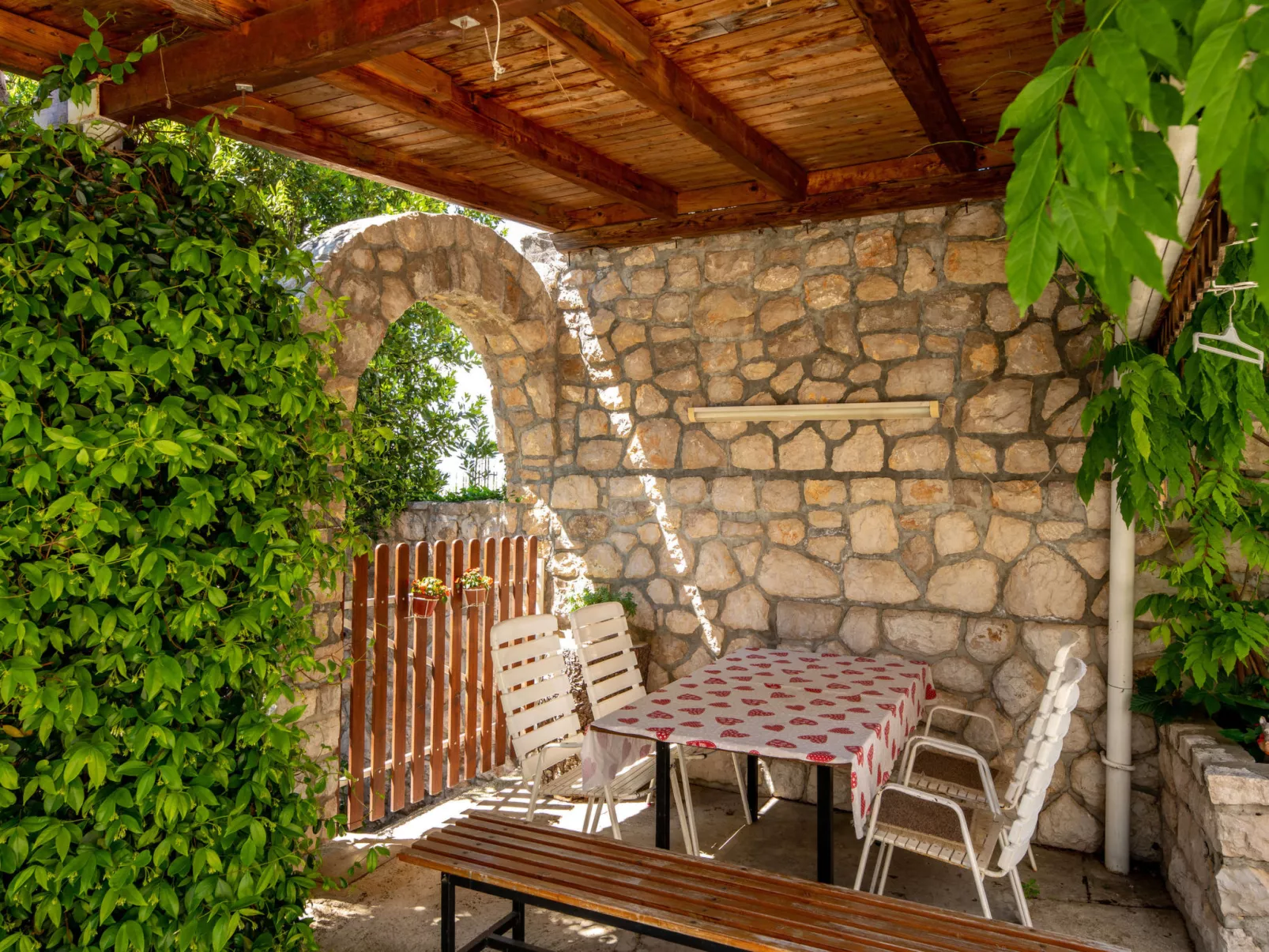 Gretchen / HR-10628-01