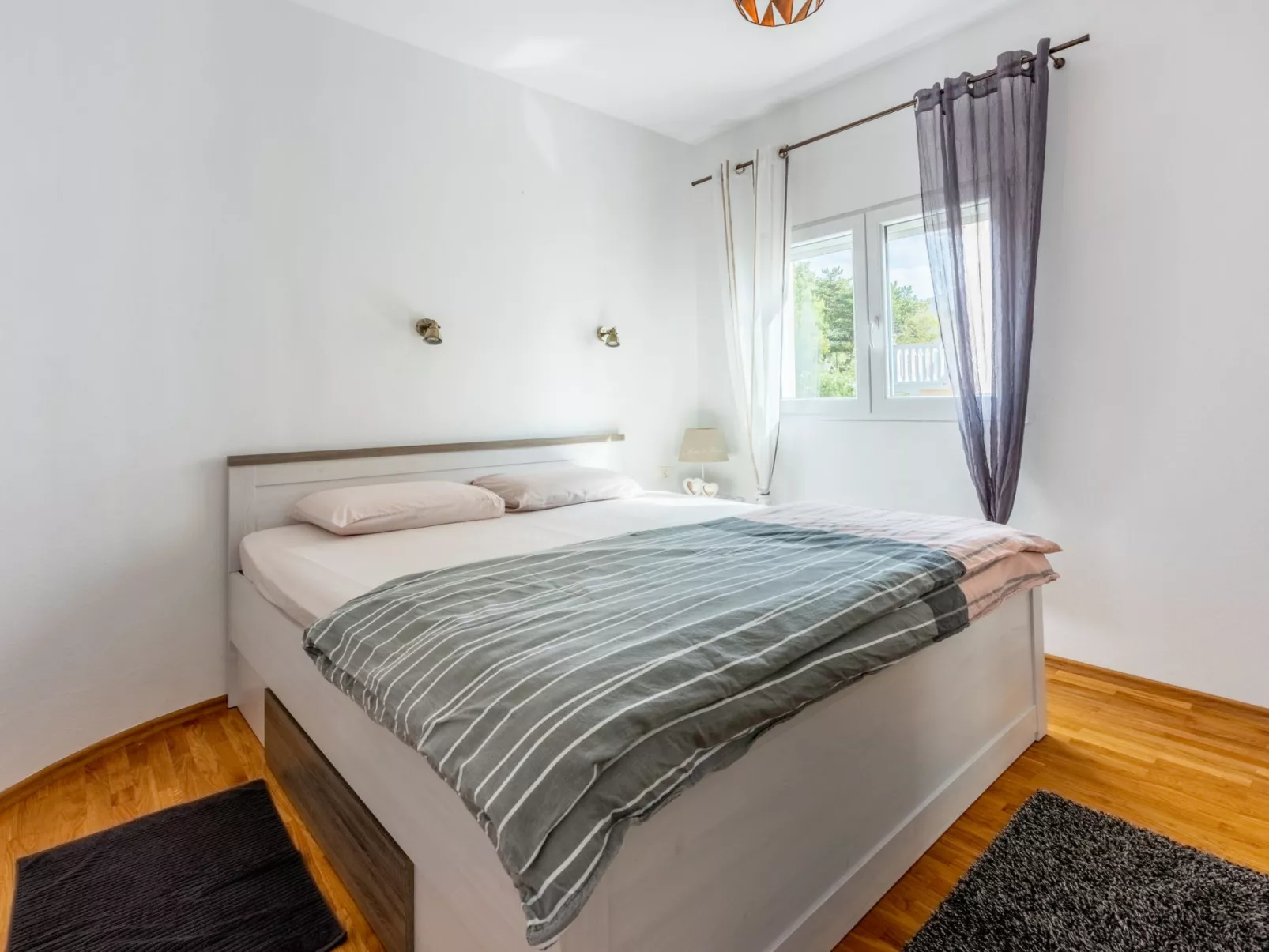 Mirjana Jelicic / HR-09956-01