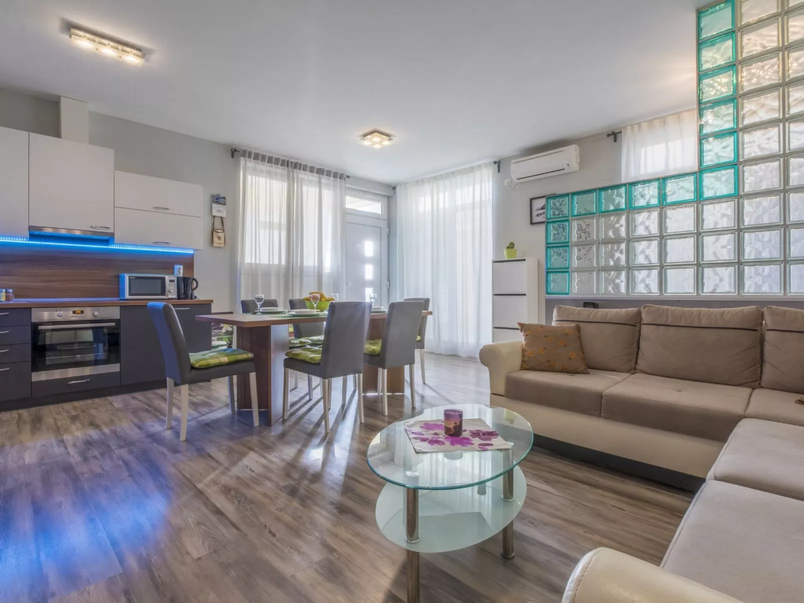 Vlatka / HR-10196-01