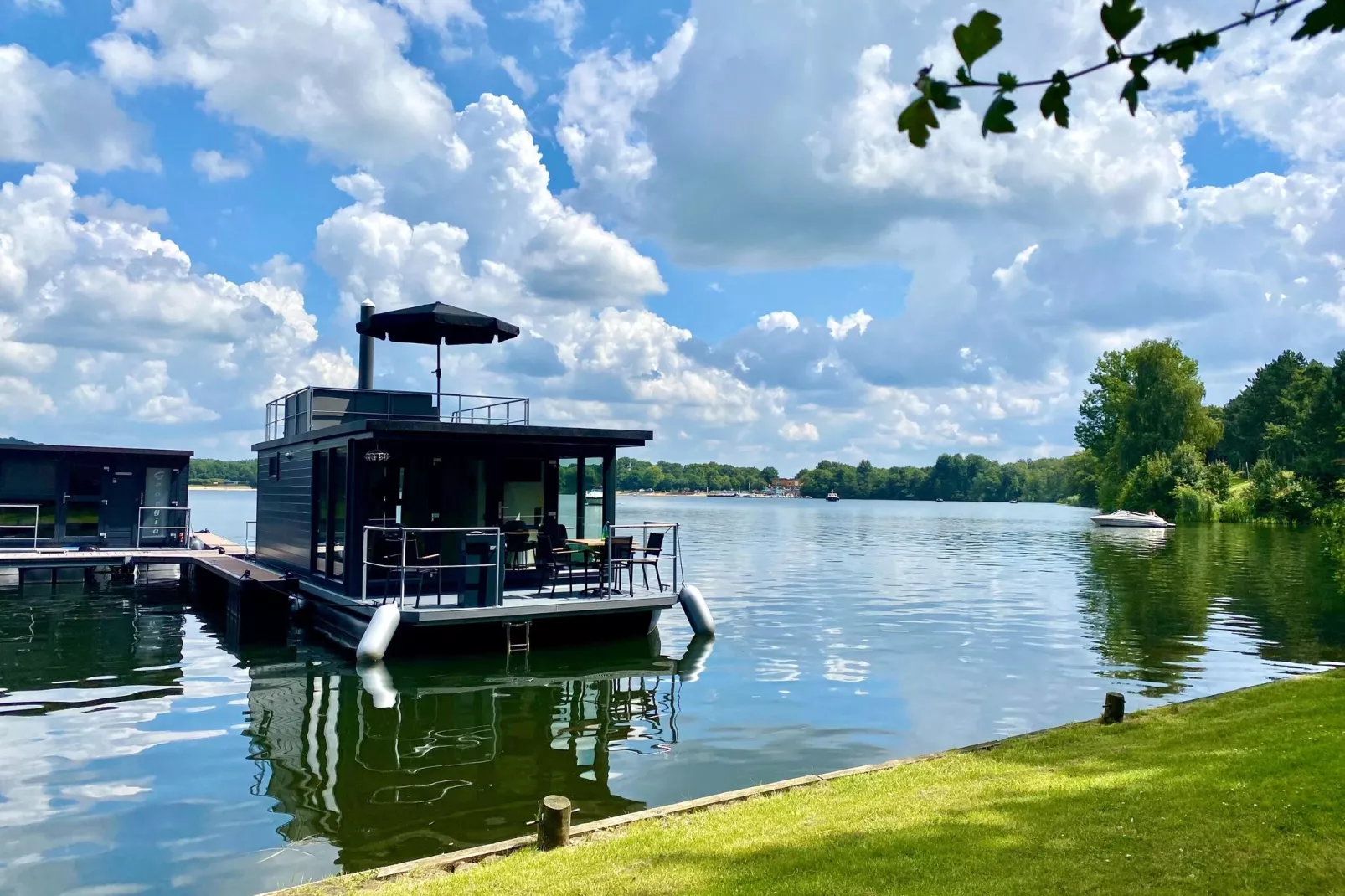 Houseboat Marina Mookerplas 1-Uitzicht zomer