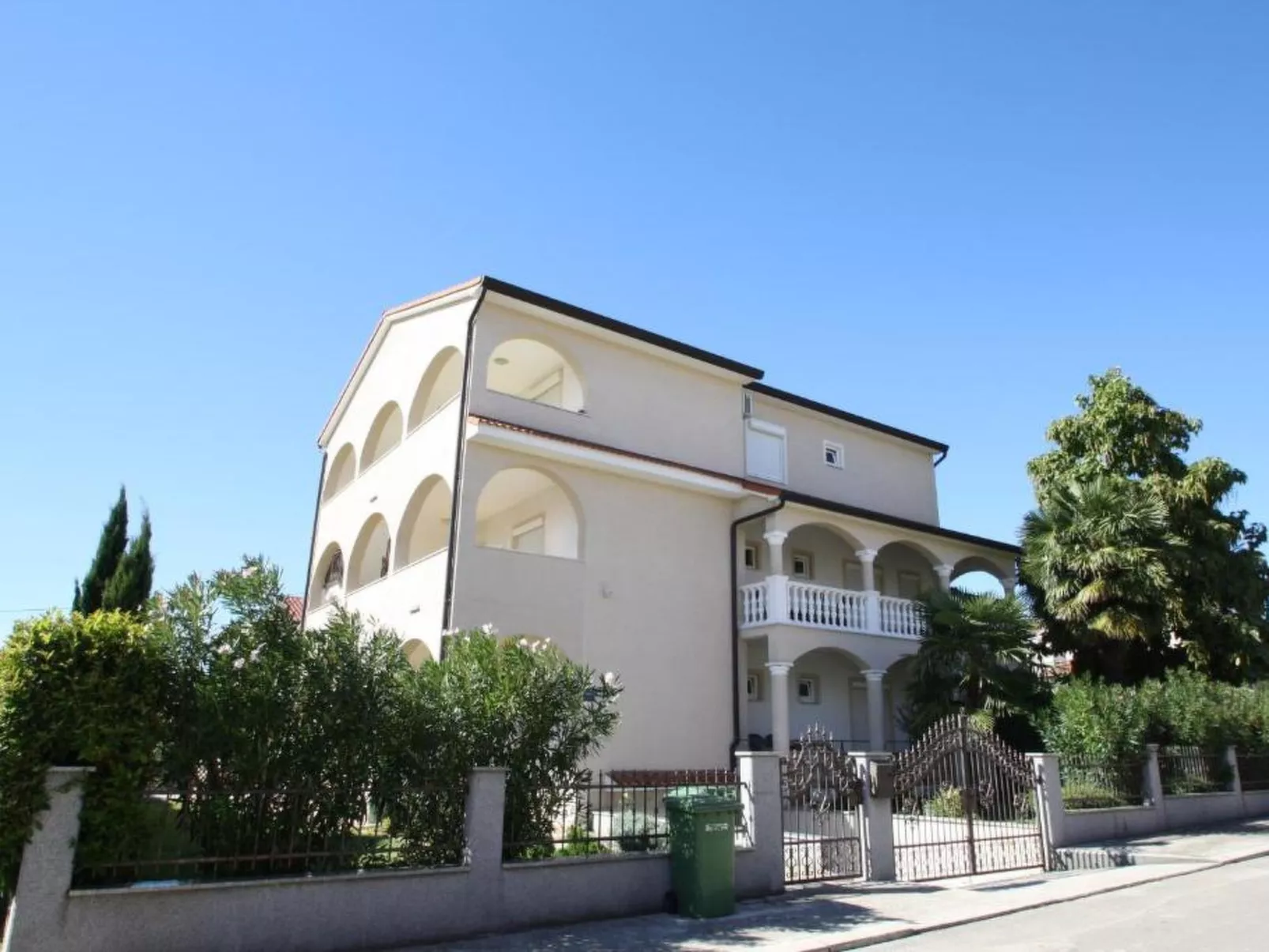 Apartment Rose 3 / HR-11066-04