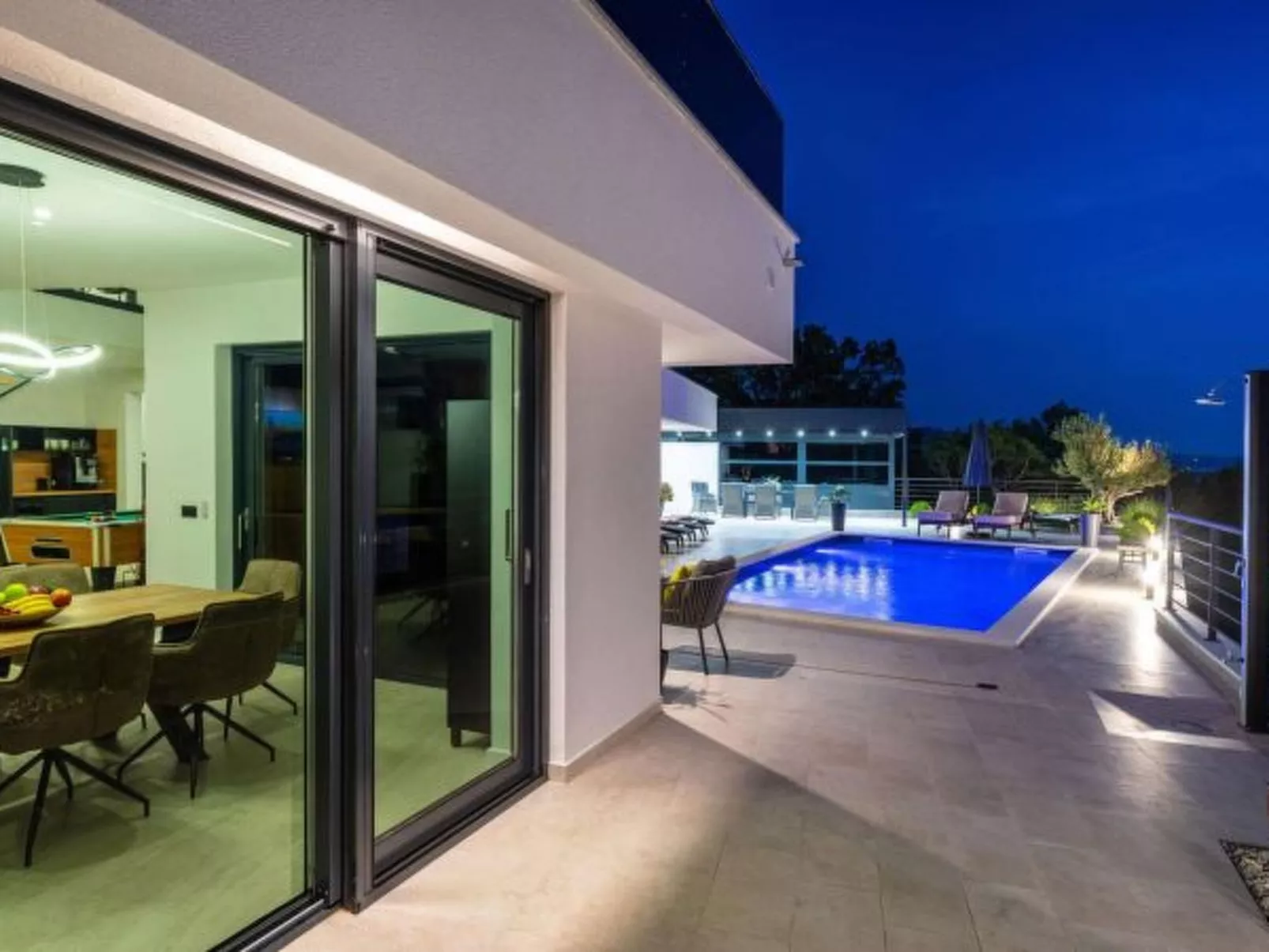 Villa Royal Hill with pool