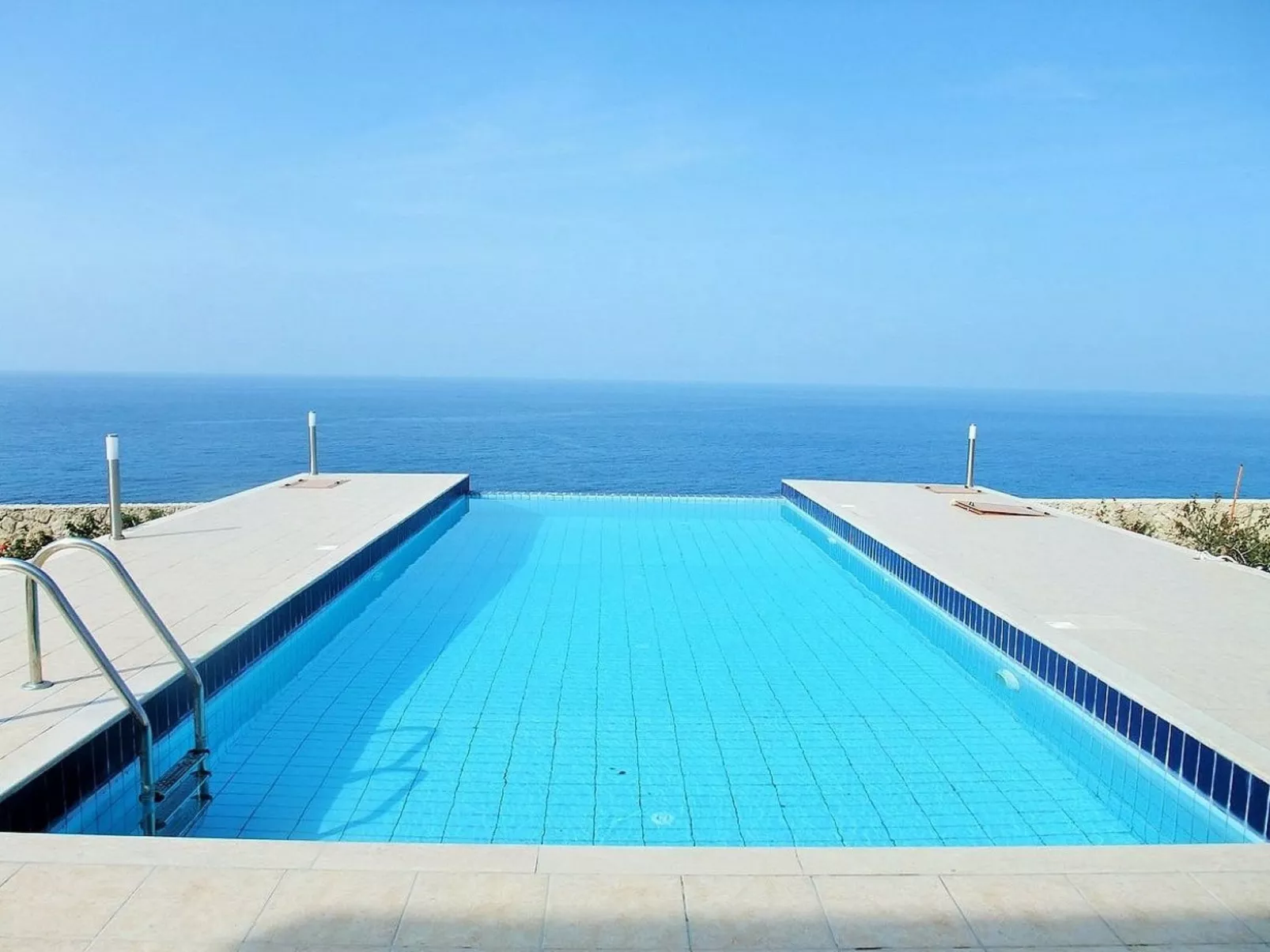 Ferienvilla mit Infinity Pool