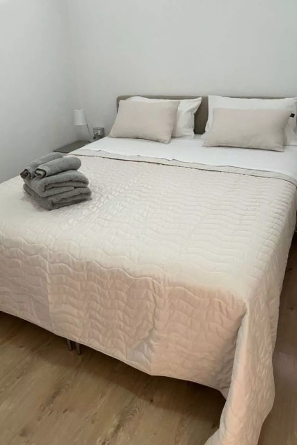 Ruhige, charmant renovierte Wohnung, Terrasse, P
