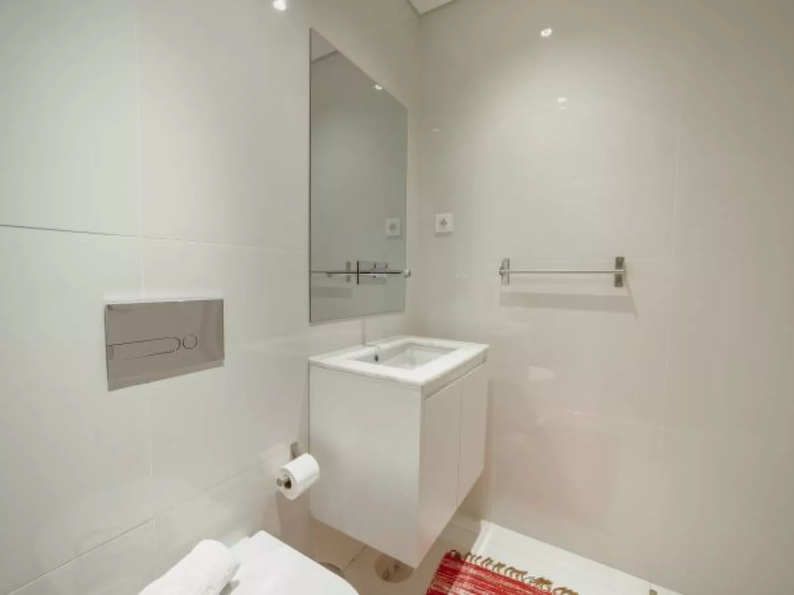 DOWNTOWN AMAZING DUPLEX by VACATIONY