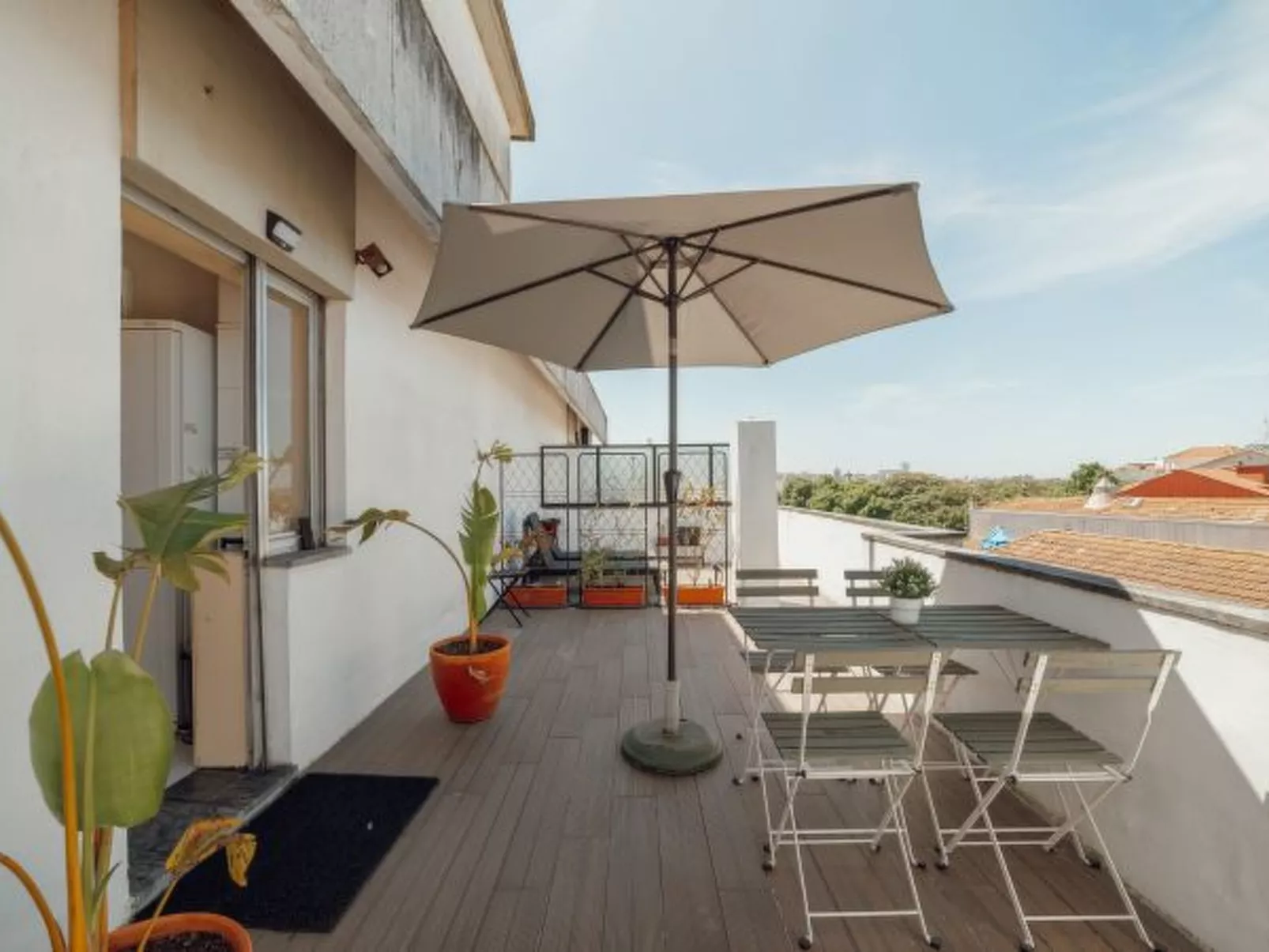 DOWNTOWN CLASSIC WITH TERRACE by VACATIONY