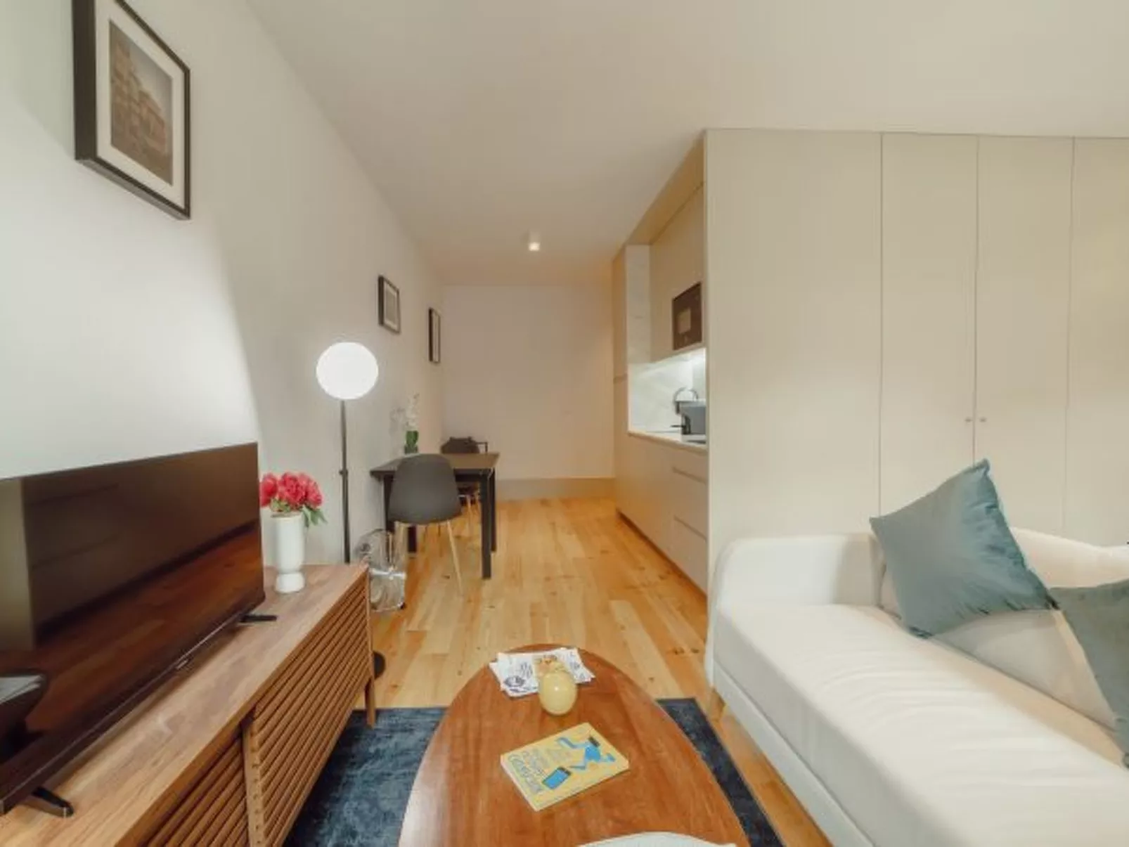 LEGACY OPORTO DESIGN APARTMENT F by VACATIONY