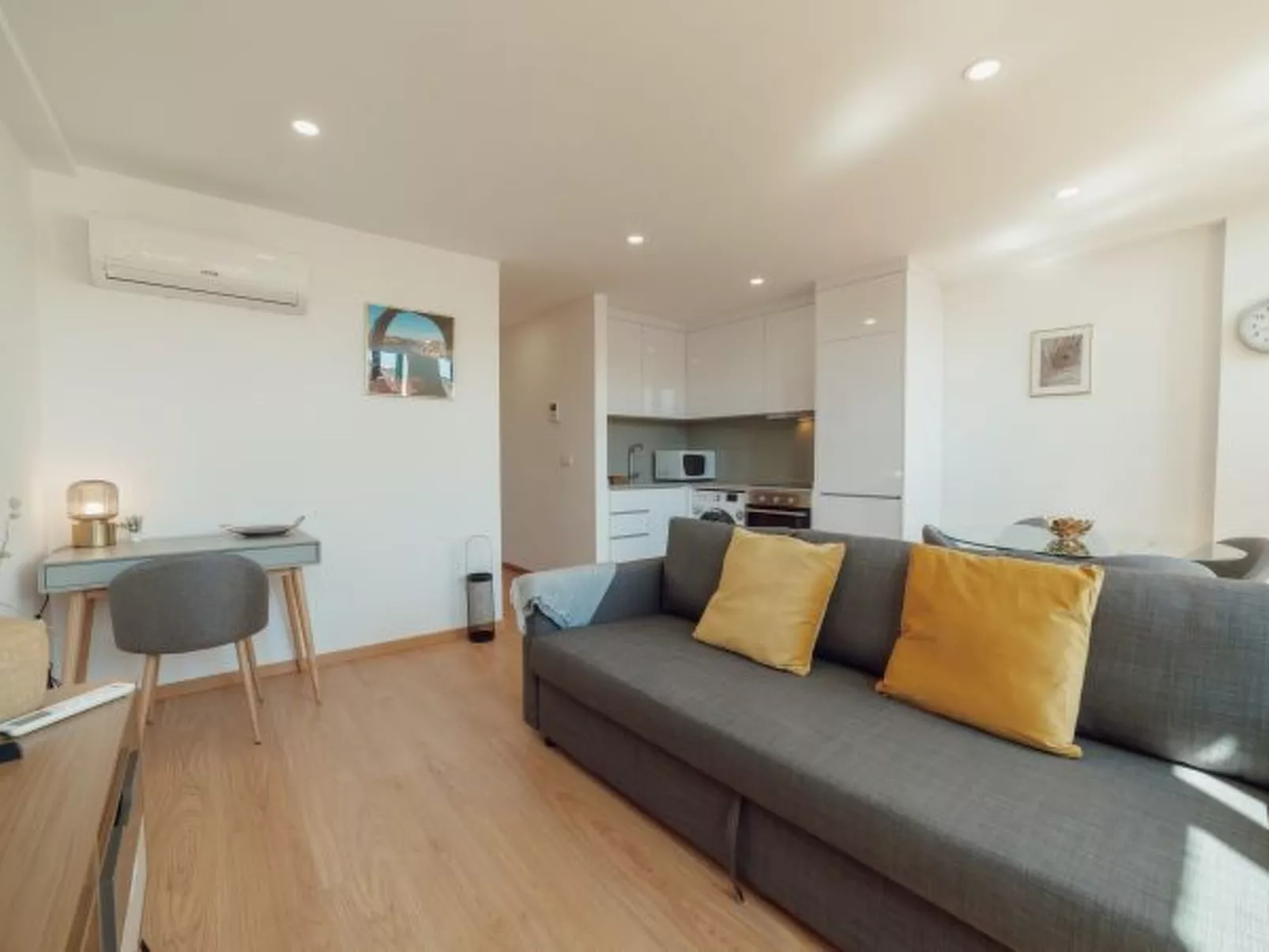 MODERN & STYLISH APARTMENT II by VACATIONY