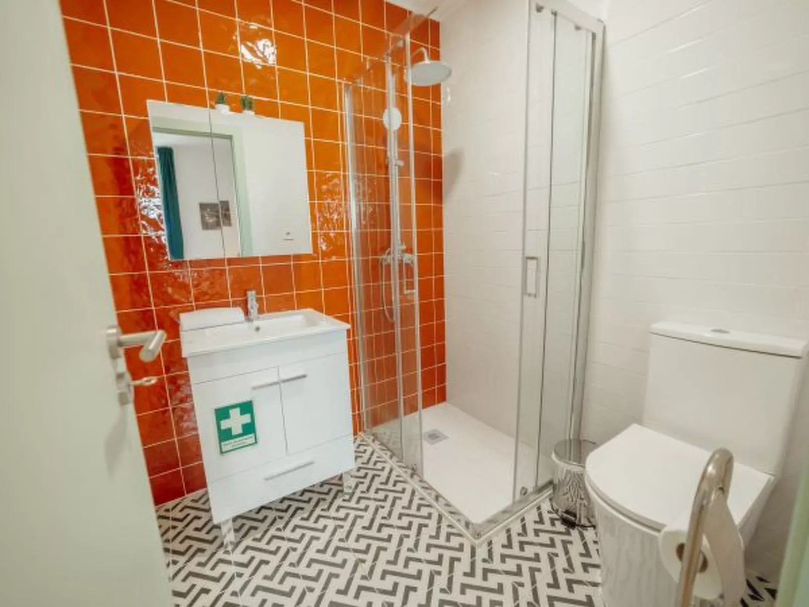 DOWNTOWN SUITE D by VACATIONY