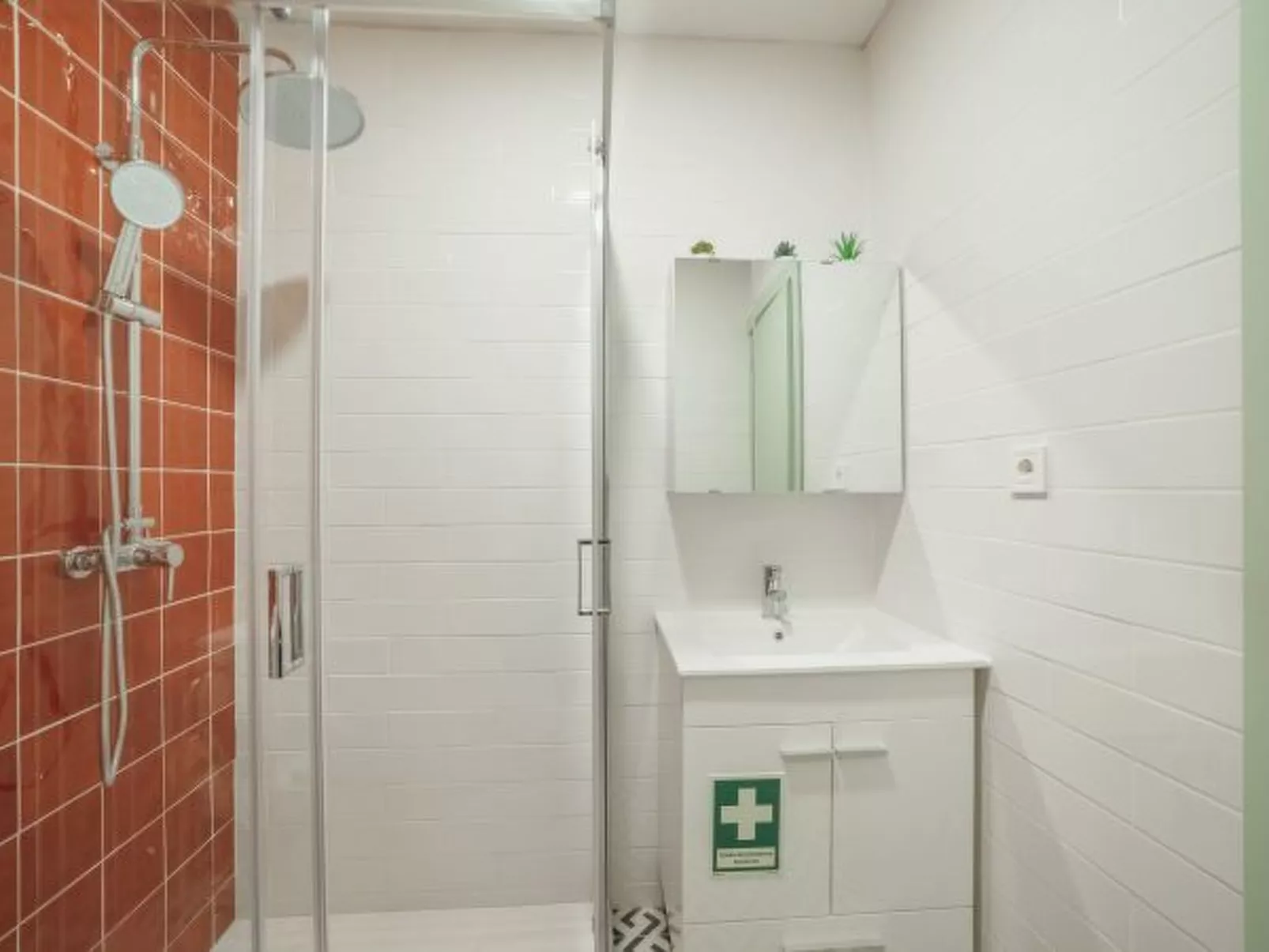 DOWNTOWN SUITE B by VACATIONY