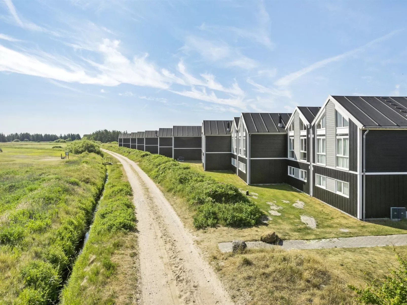 "Heraldina" - 700m from the sea - Buiten